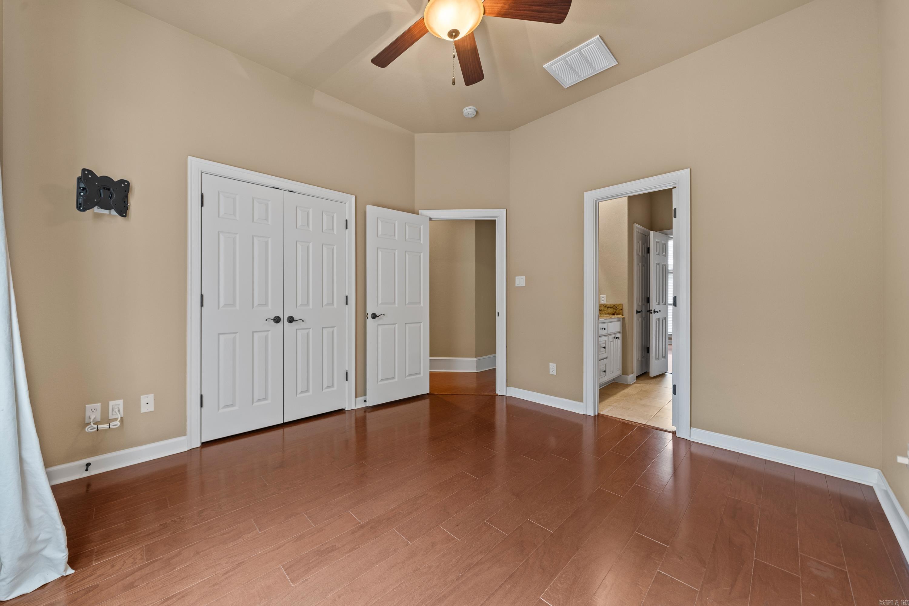 OAK SHORES ESTATES - Residential