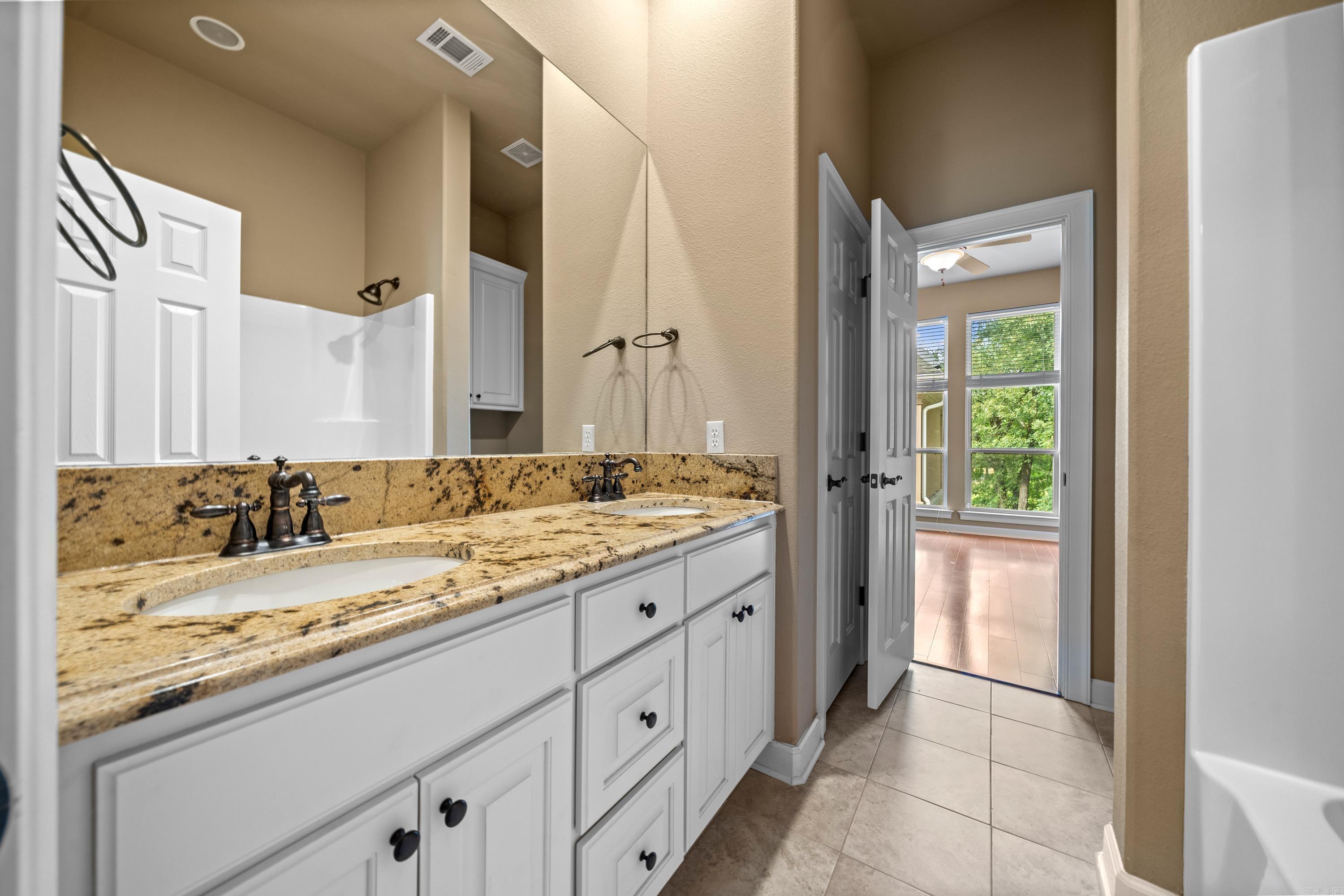 OAK SHORES ESTATES - Residential