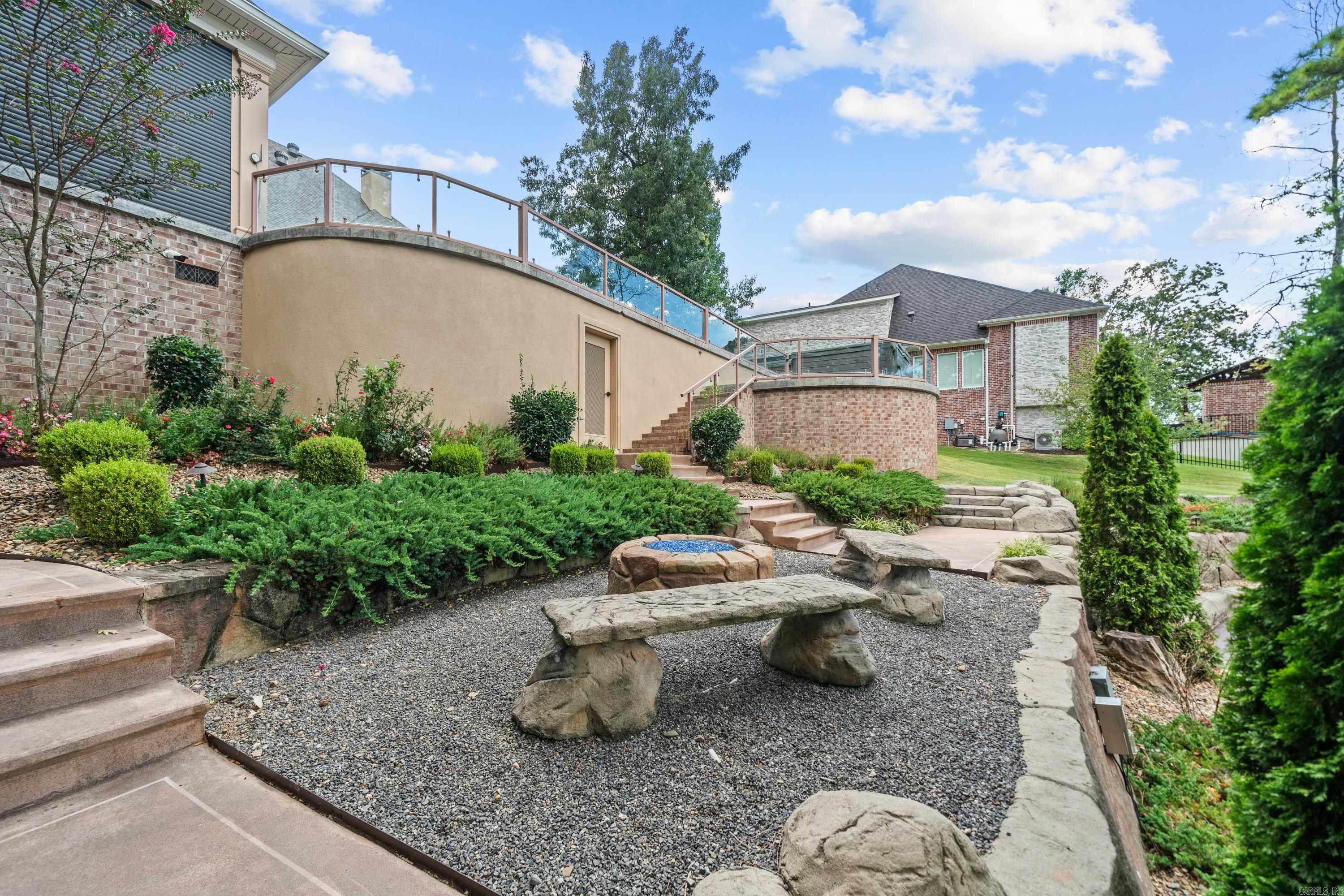 OAK SHORES ESTATES - Residential