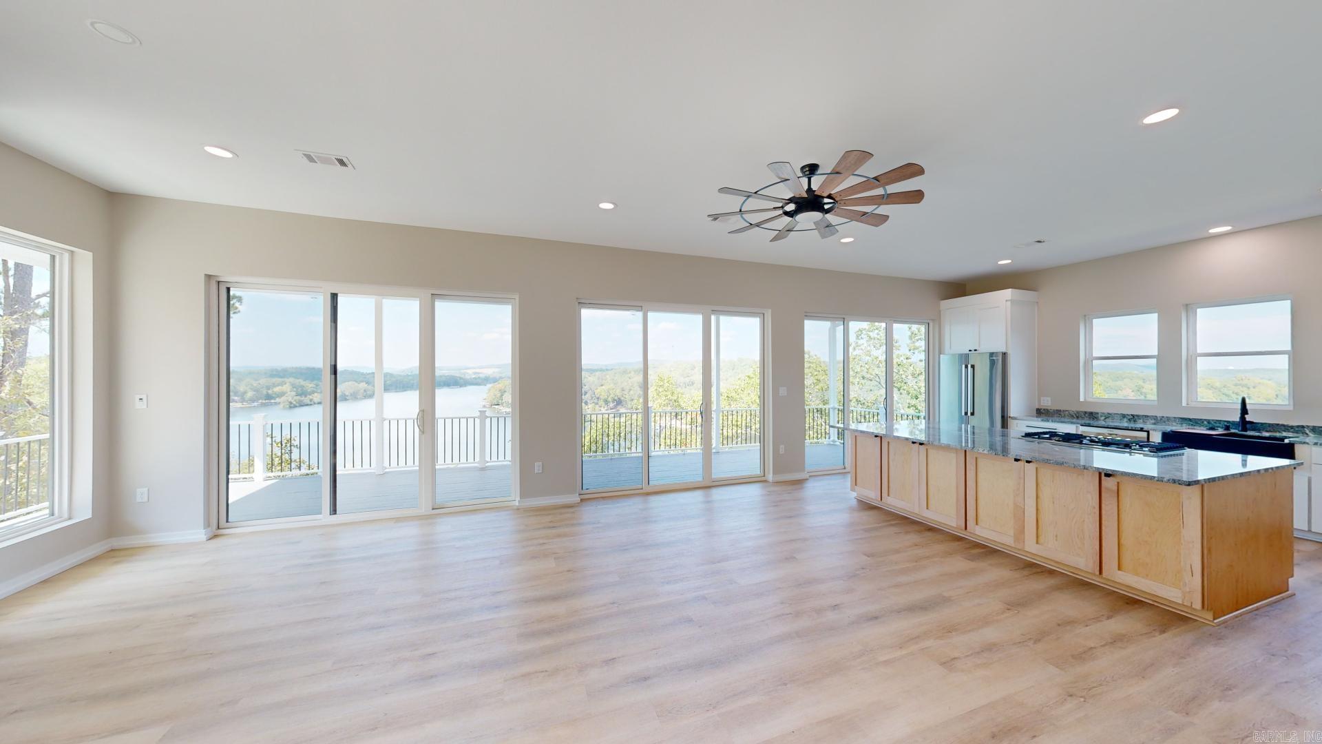DIAMONDHEAD - Residential