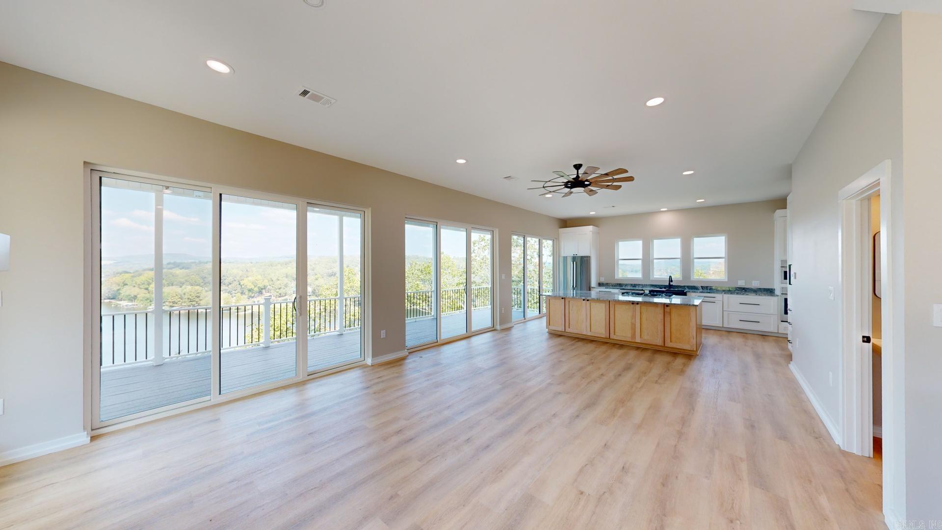 DIAMONDHEAD - Residential