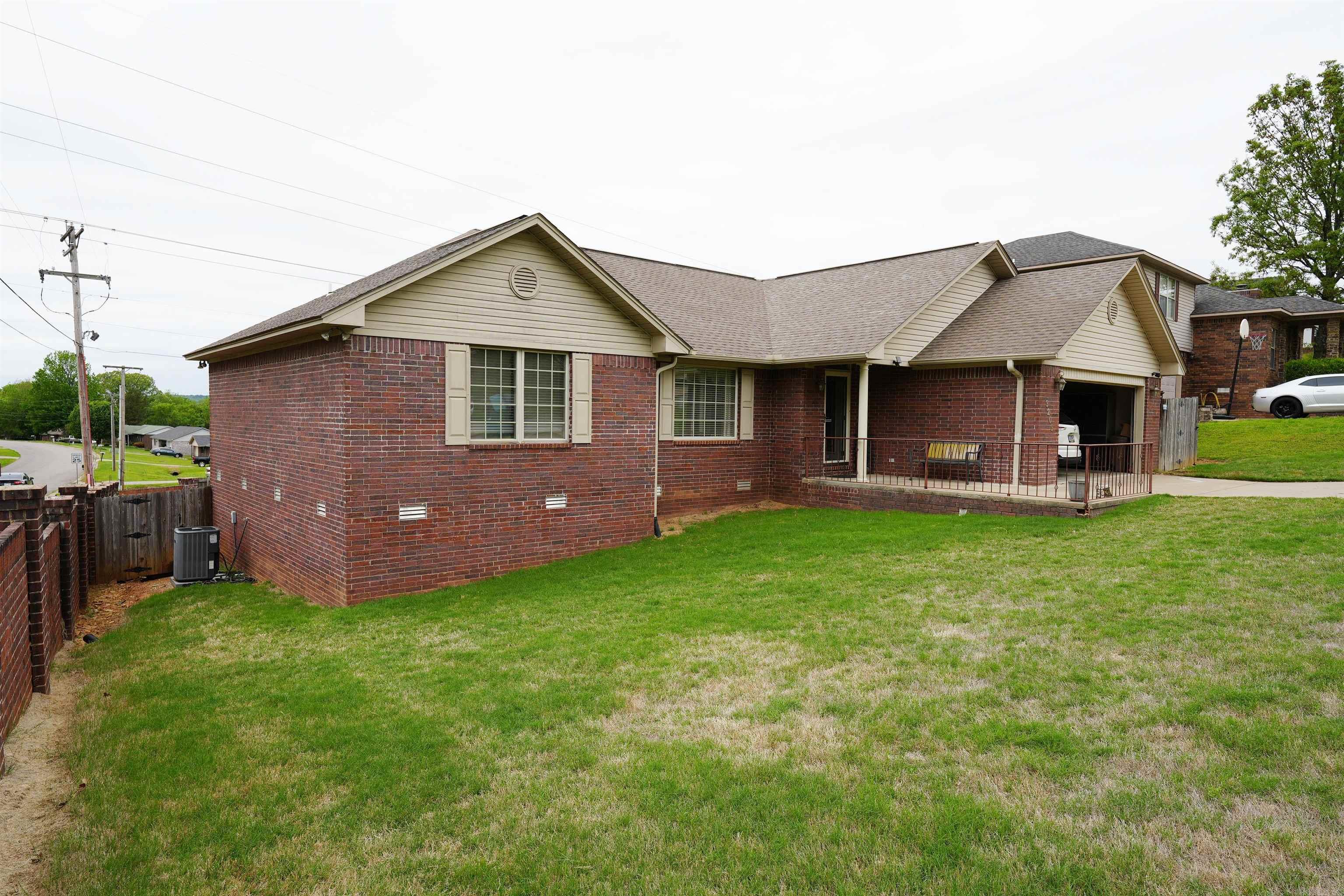 HUNTINGTON PLACE - Residential