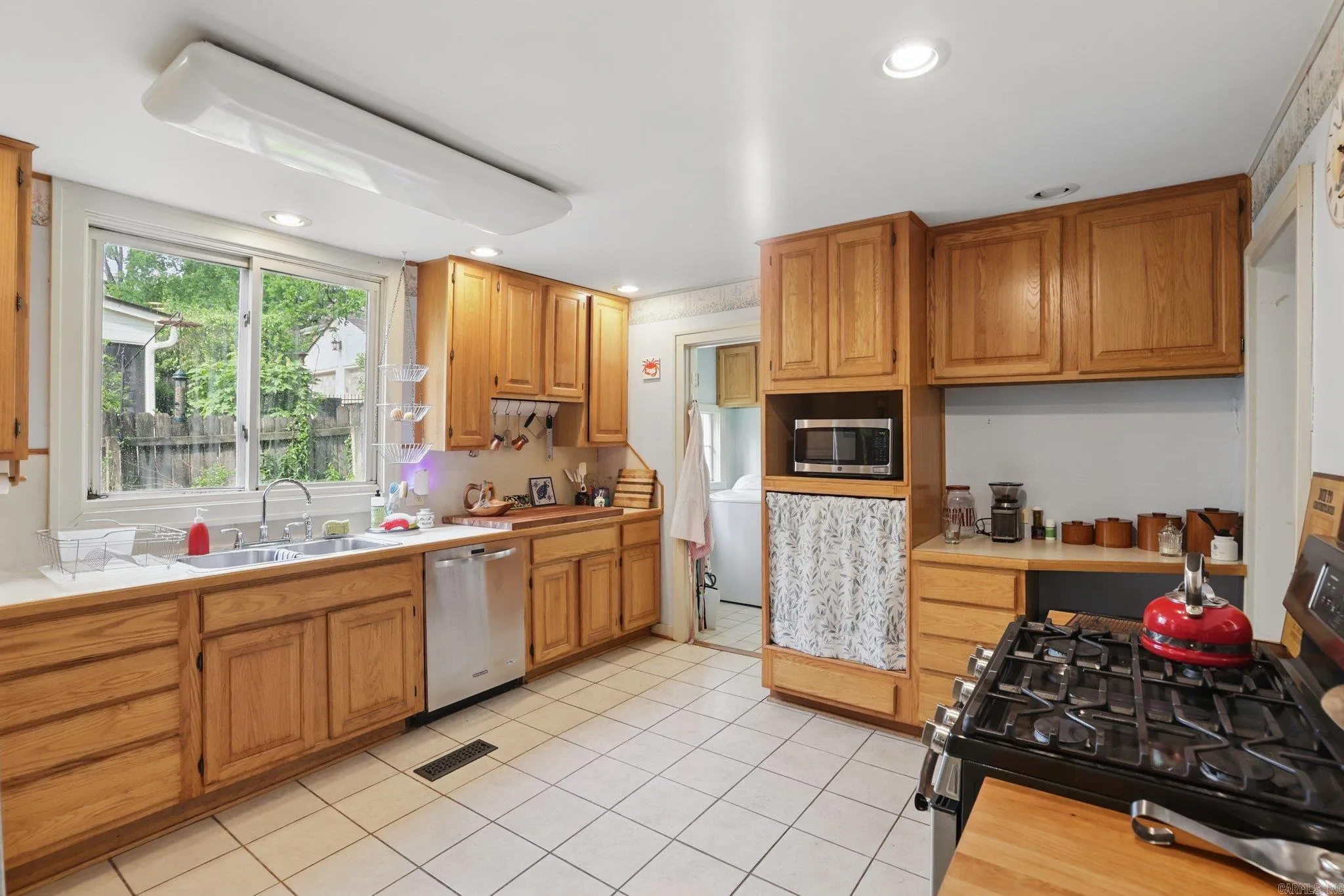 Little Rock, Arkansas 72205, United States, 4 Bedrooms Bedrooms, ,2 BathroomsBathrooms,Residential,Pending,118477