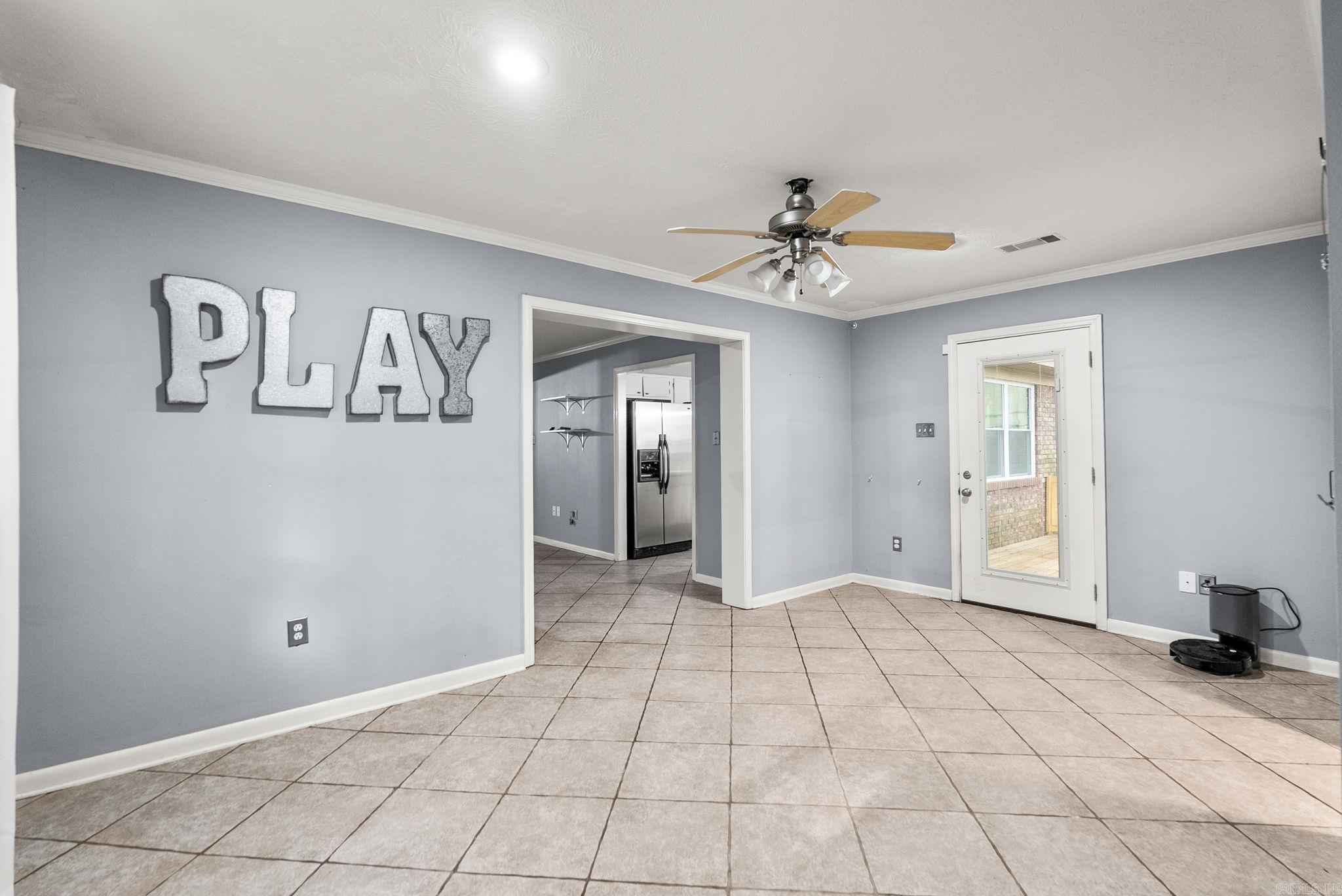COUNTRY CLUB TERRACE - Residential