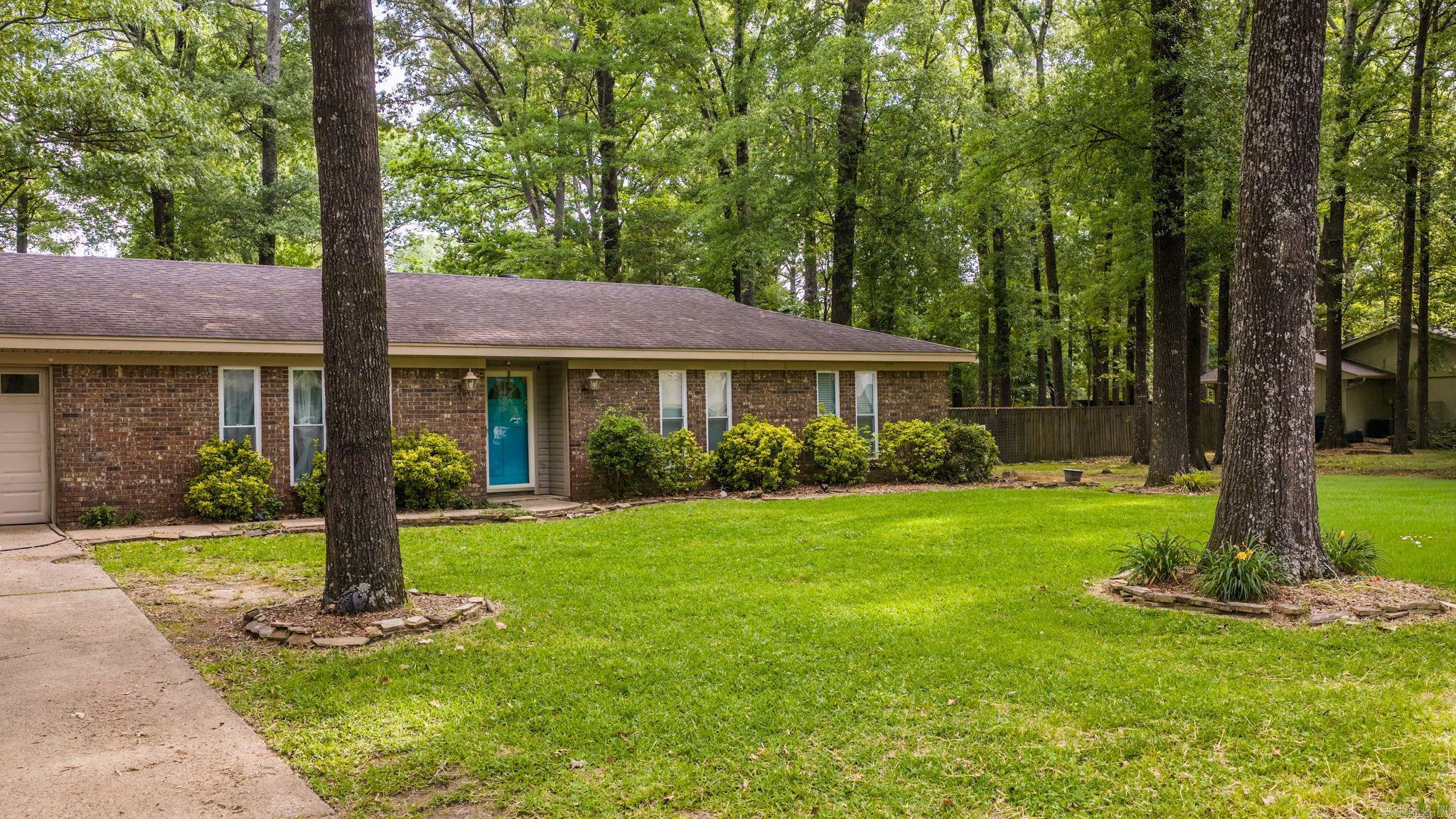COUNTRY CLUB TERRACE - Residential