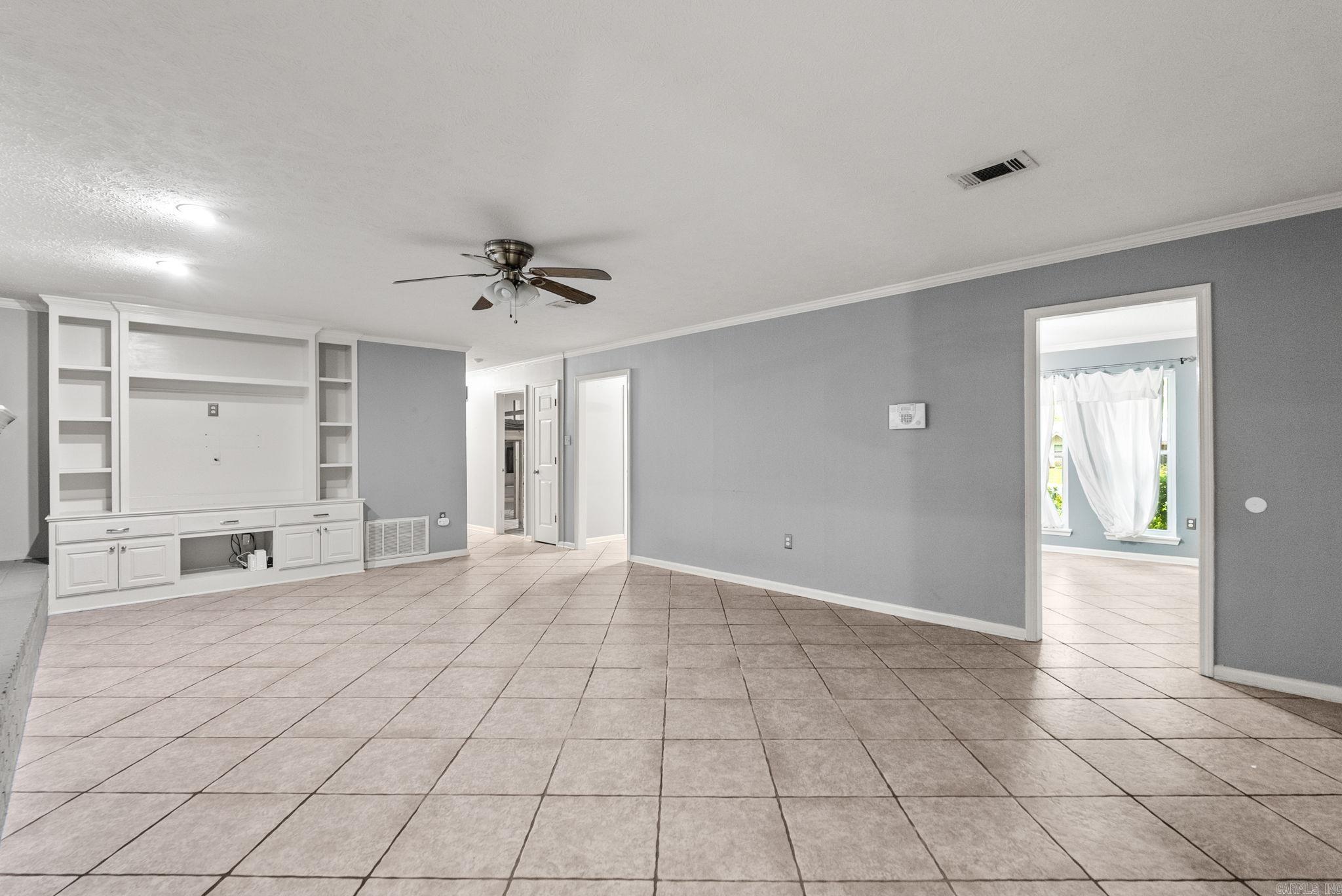 COUNTRY CLUB TERRACE - Residential