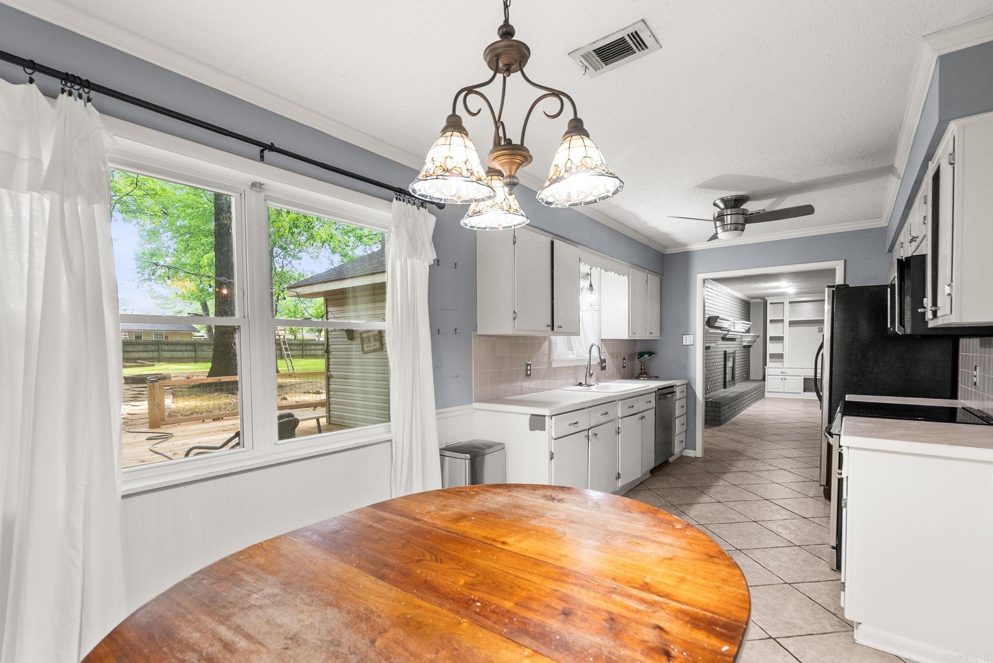 COUNTRY CLUB TERRACE - Residential