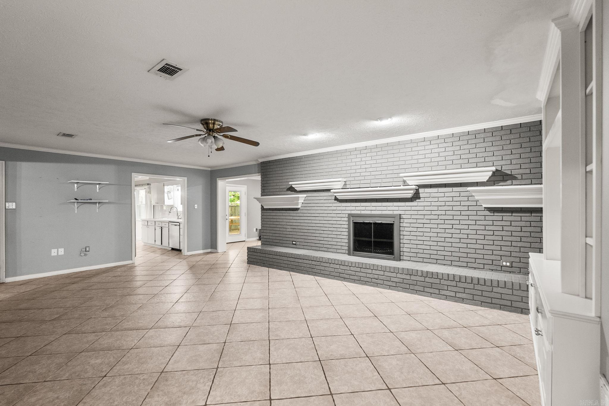 COUNTRY CLUB TERRACE - Residential