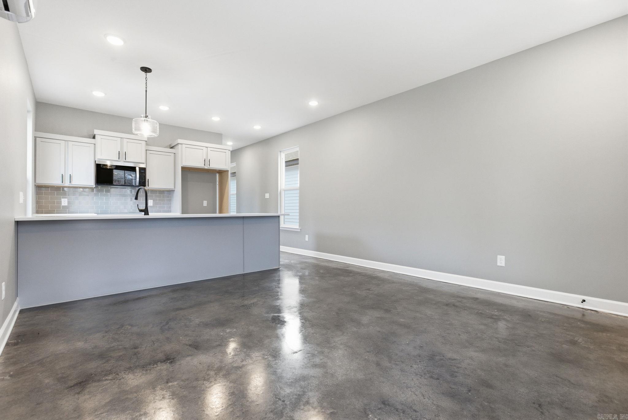 HANGER - Residential