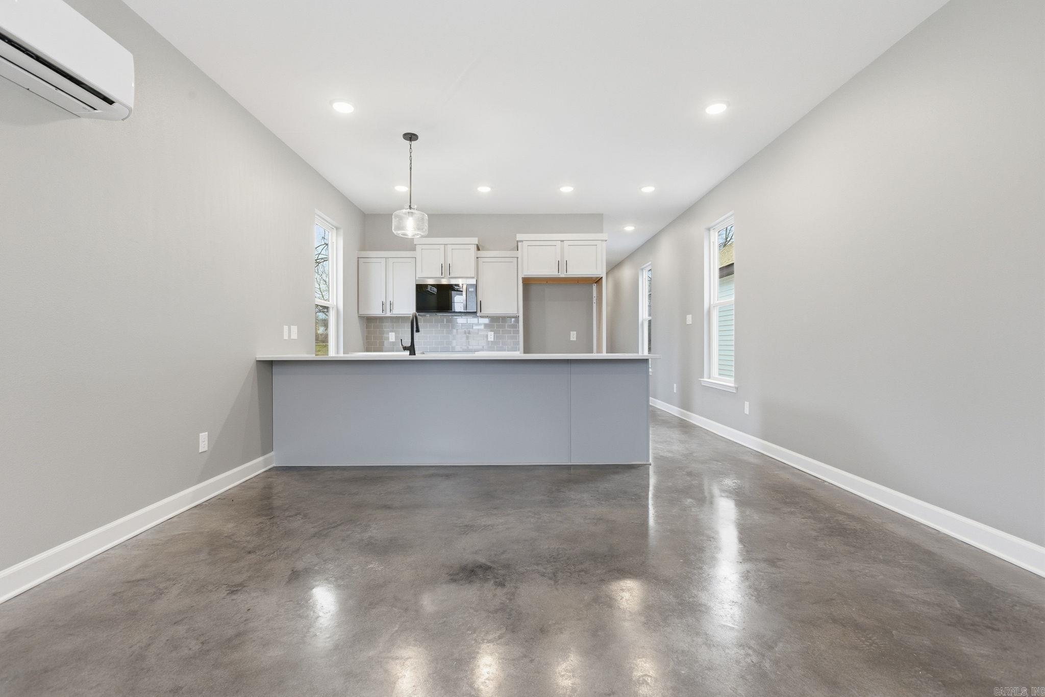 HANGER - Residential