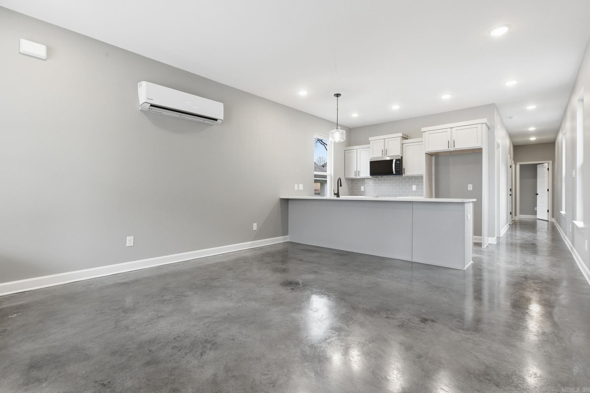 HANGER - Residential