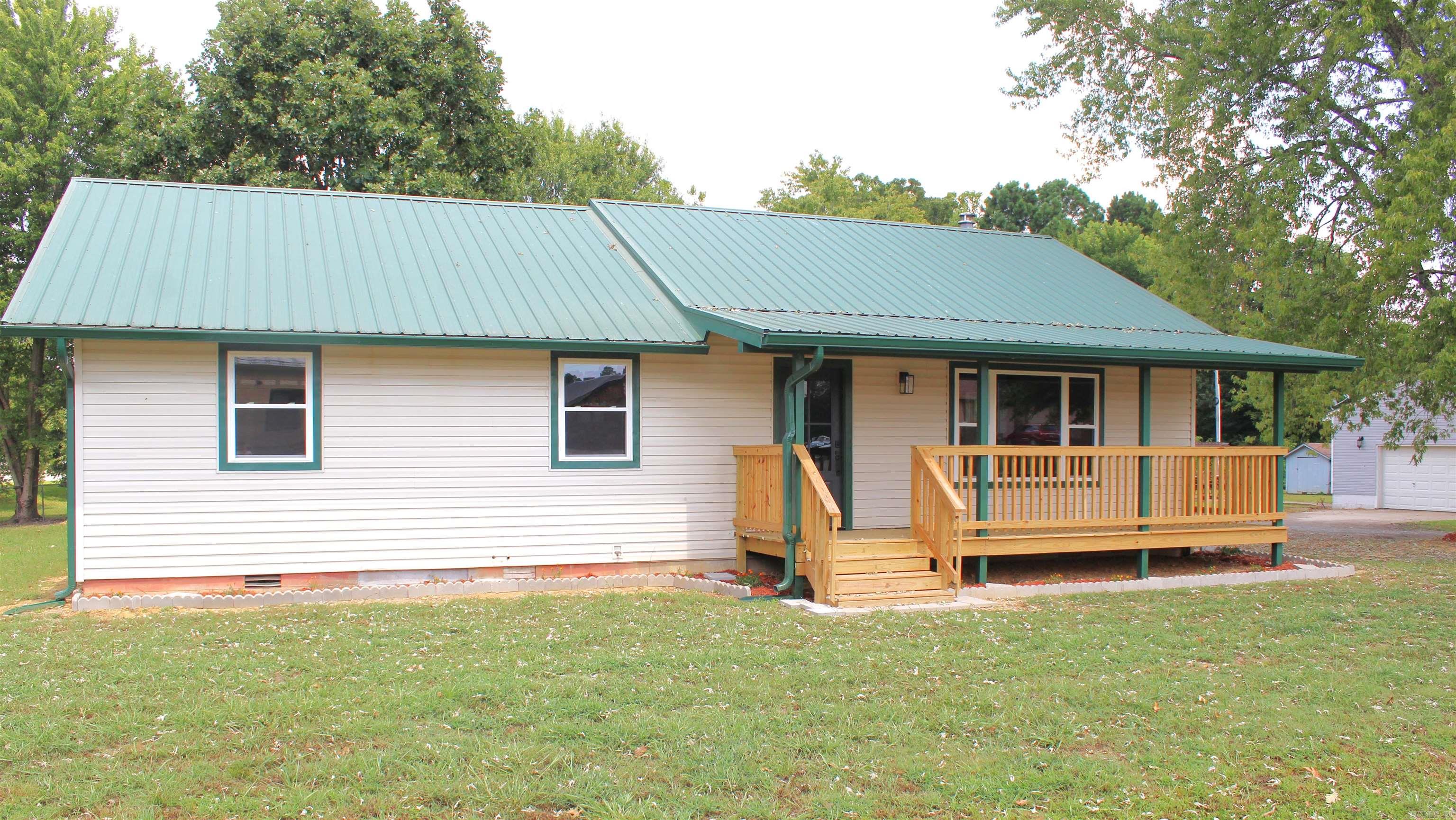 Completely remodeled 4 bed 2 bath home located in the heart of Quitman. 4th bedroom works perfect for the teenager in the family or to use as a home office. New windows, countertops, easy close cabinets, flooring, light fixtures, faucets, AC unit, ductwork, mini split, water heater, and fresh paint throughout. Schedule your showing today!