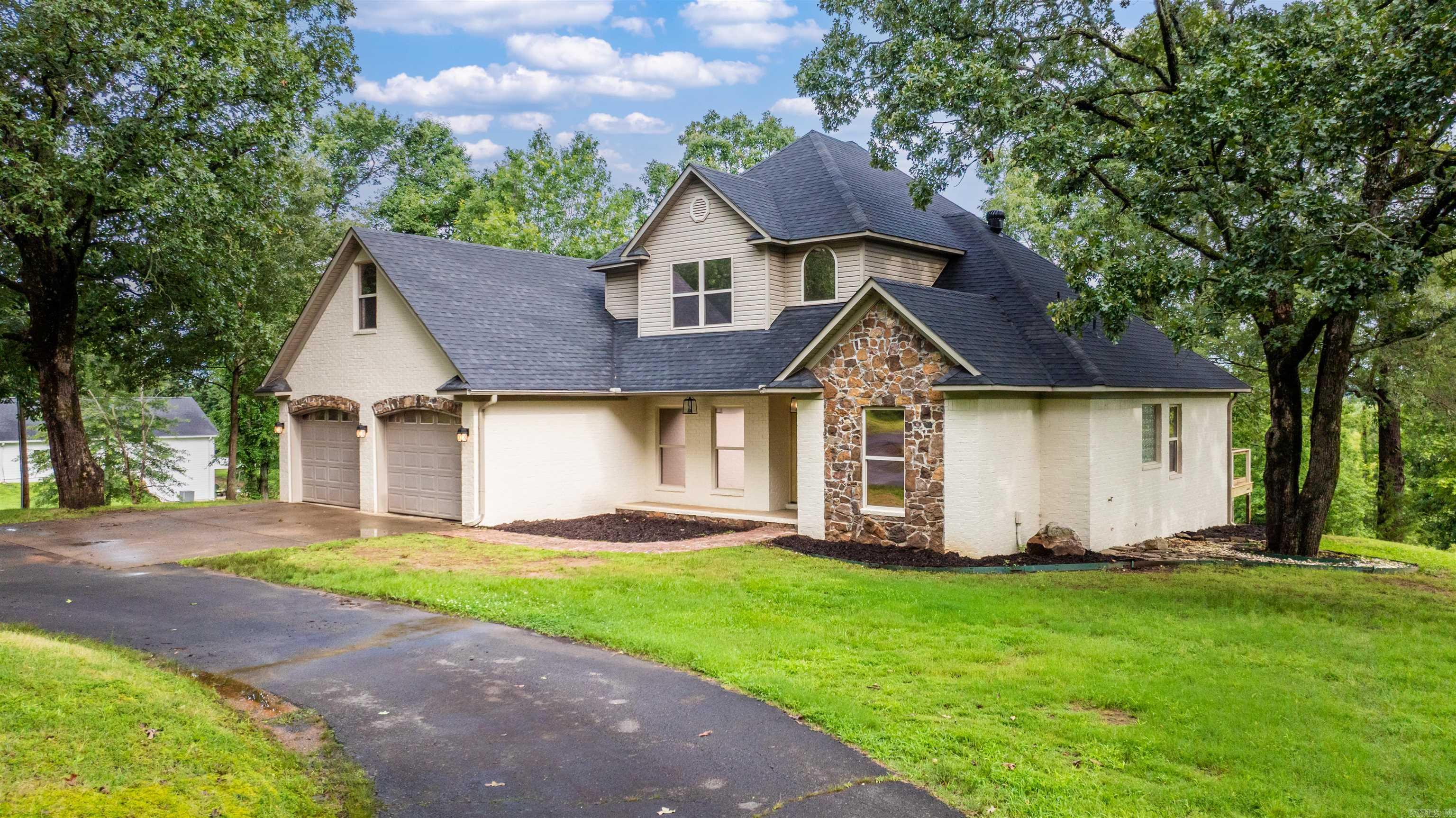 SUMMERHILL PLACE - Residential