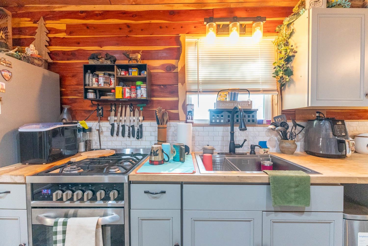 PINE VALLEY ESTATES - Residential