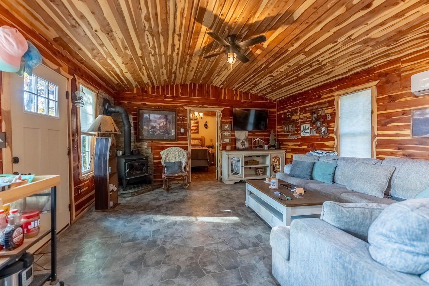 PINE VALLEY ESTATES - Residential