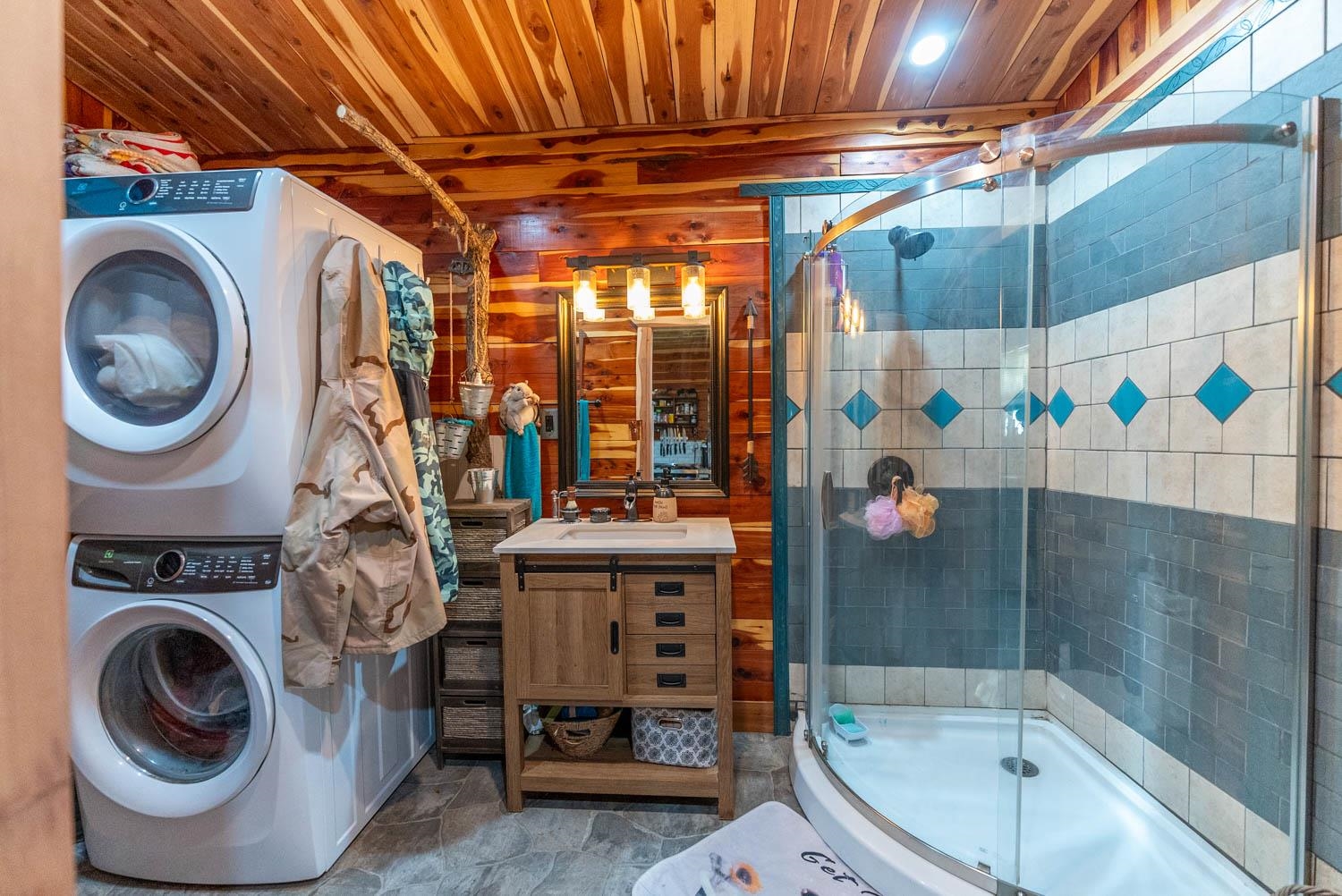 PINE VALLEY ESTATES - Residential