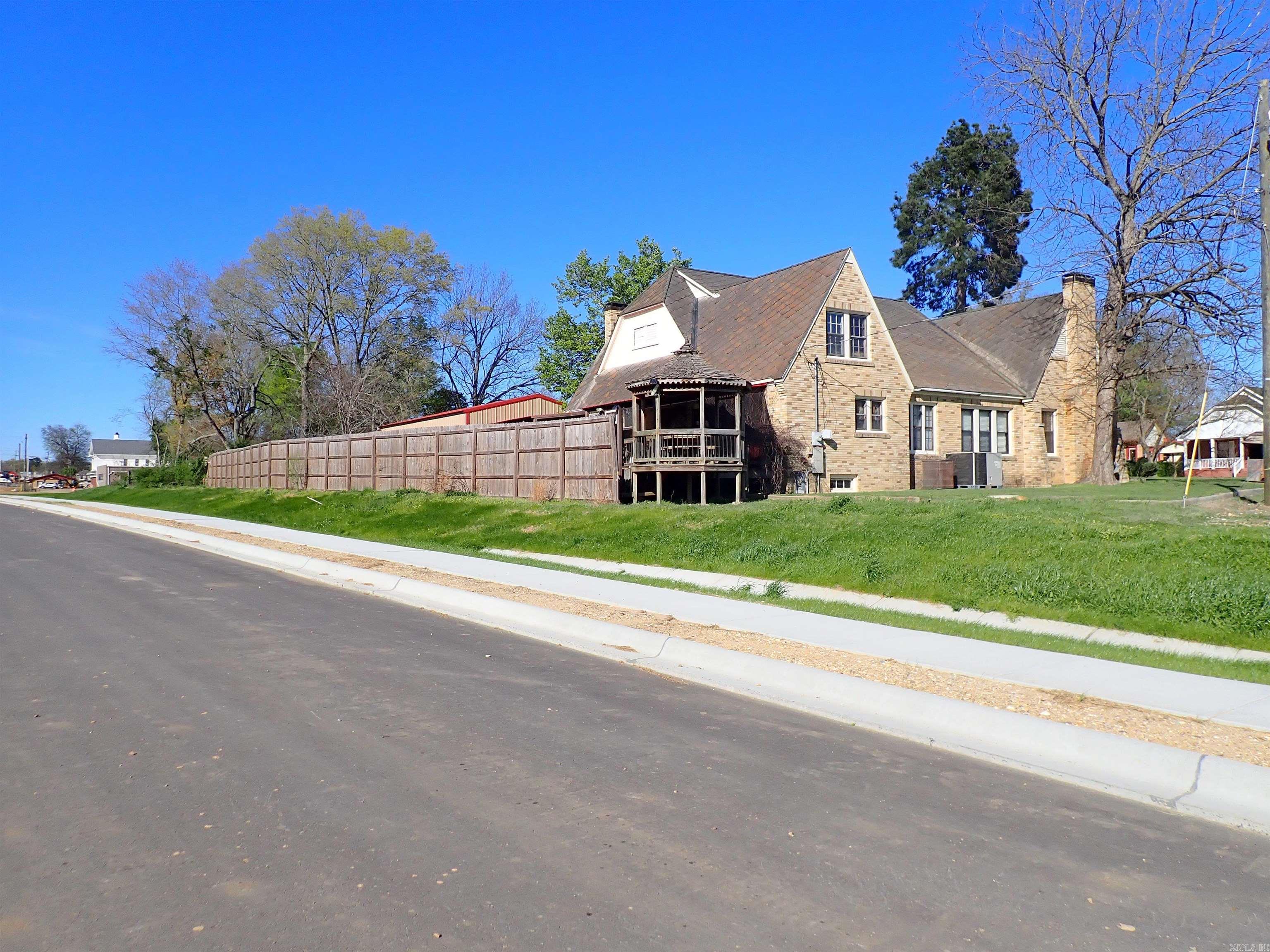 Hardy & Barkman I-XII - Residential