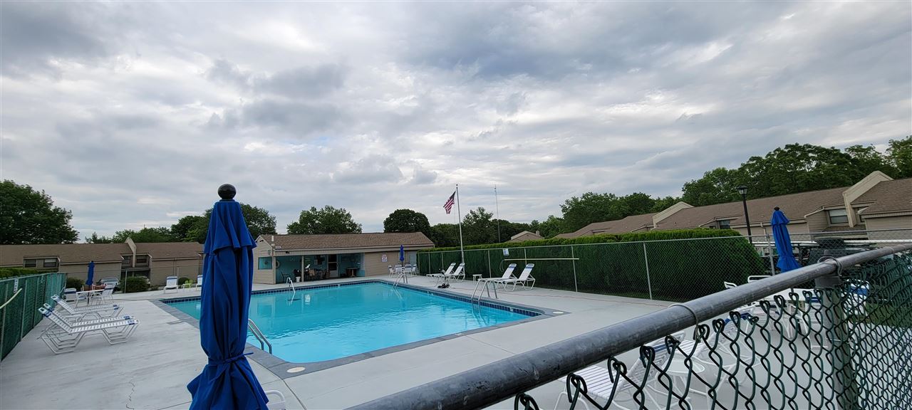 Lakewood Hills Condo - Residential