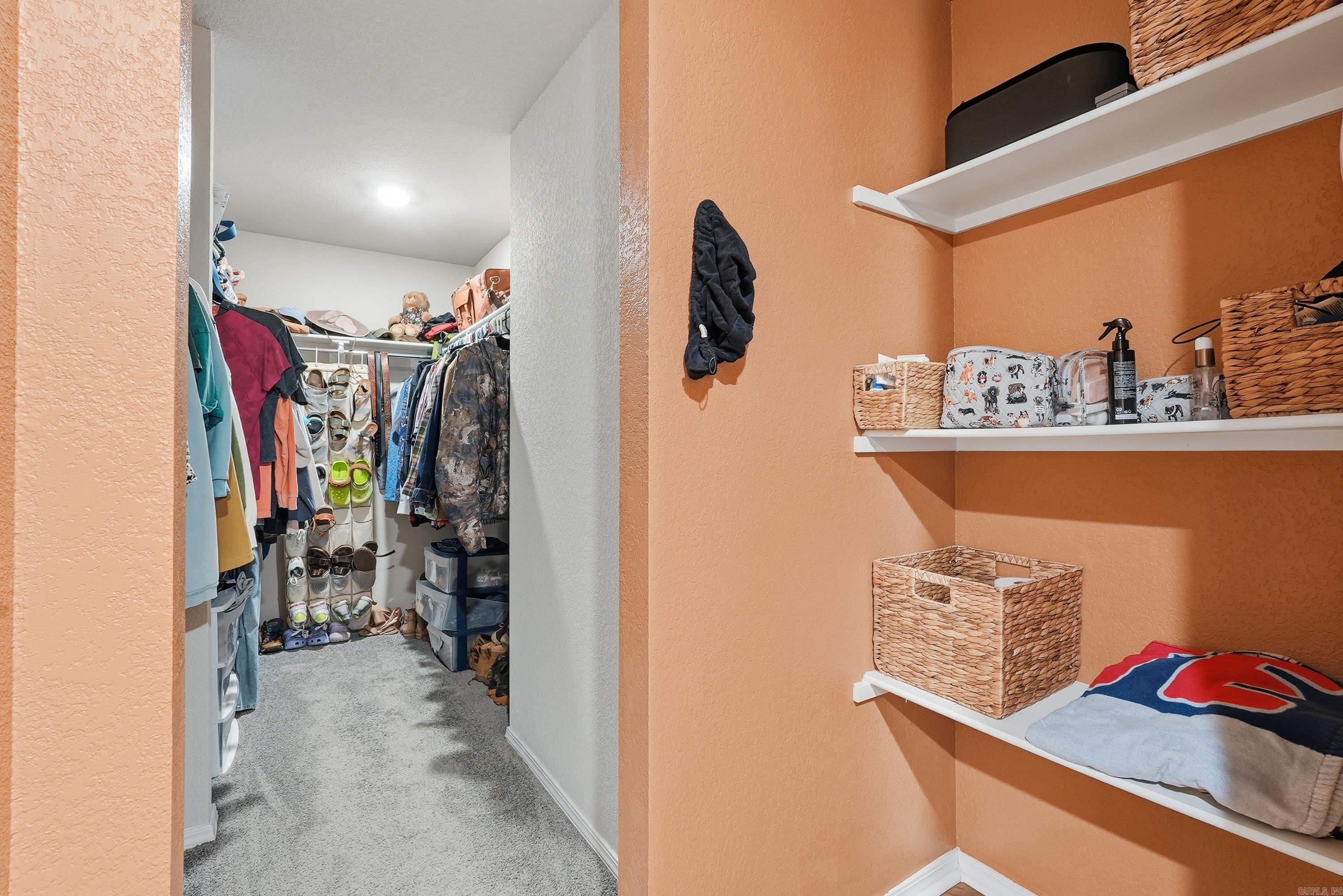 HILL FARM - Residential