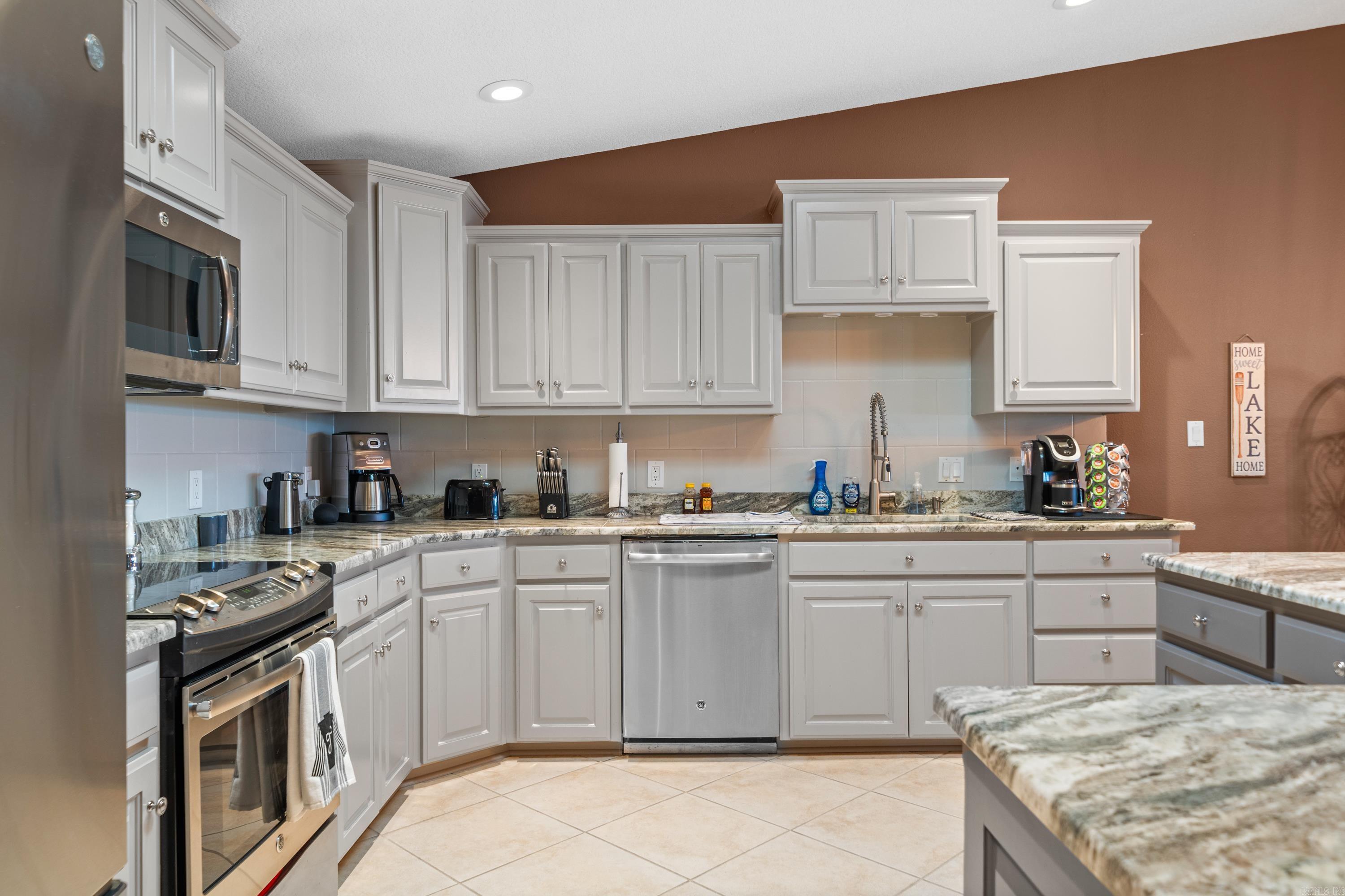 WATERS EDGE - Residential