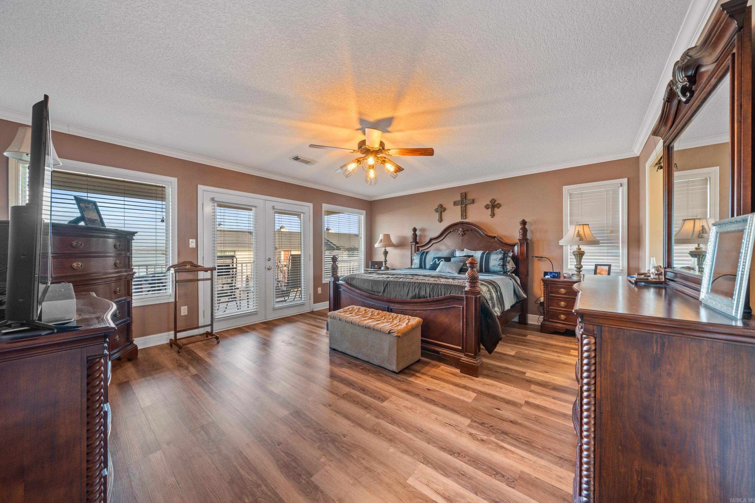 WATERS EDGE - Residential