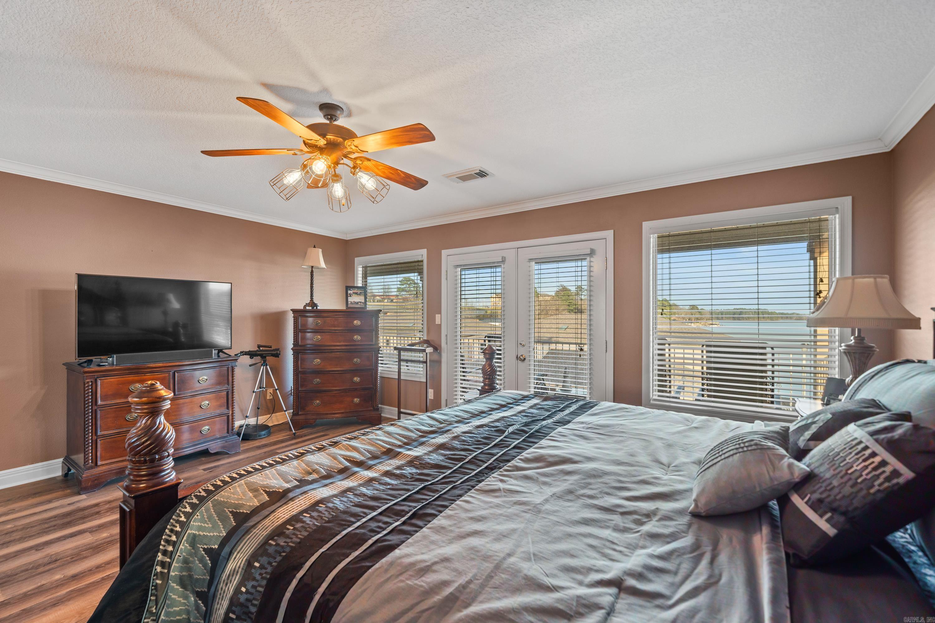 WATERS EDGE - Residential