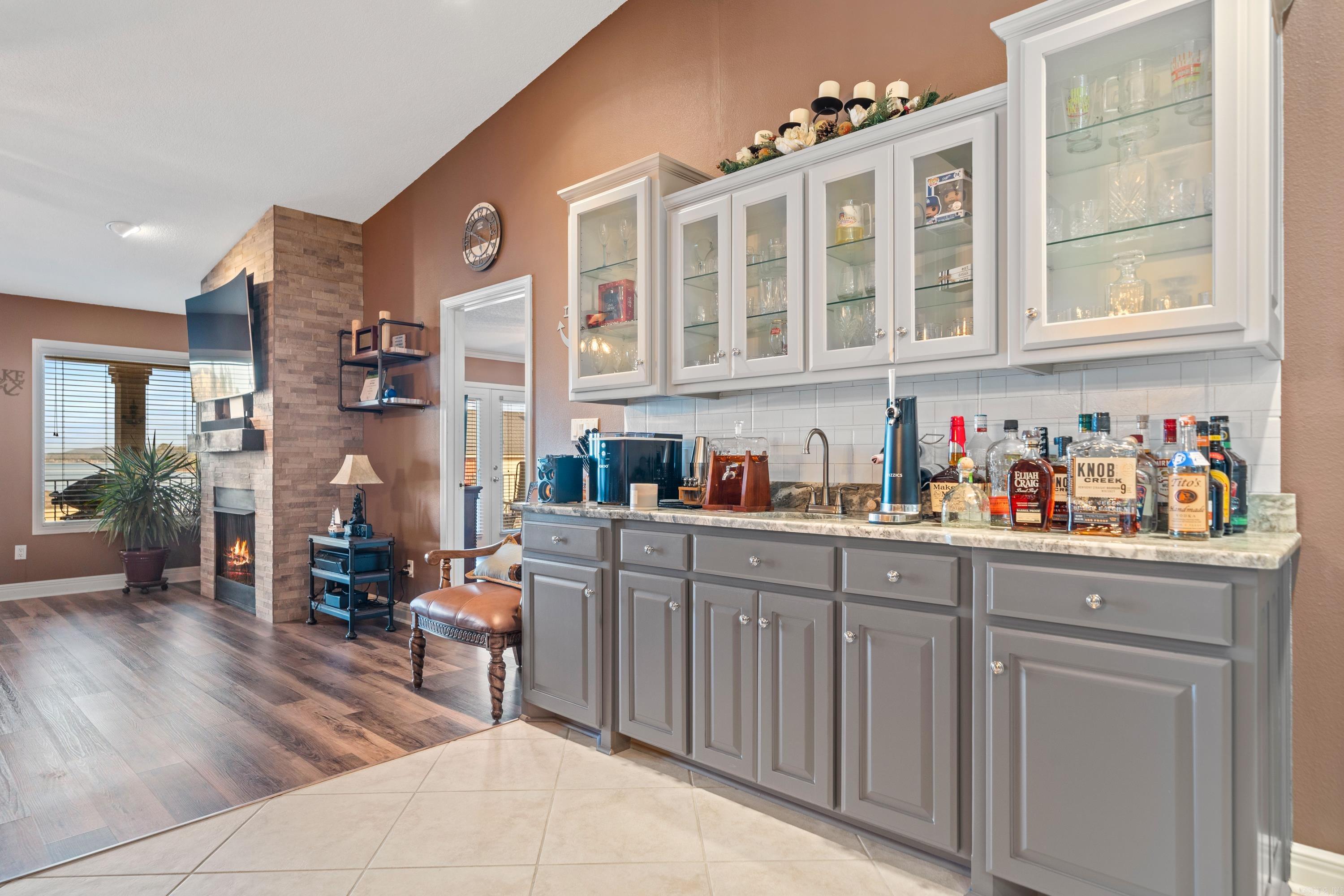 WATERS EDGE - Residential