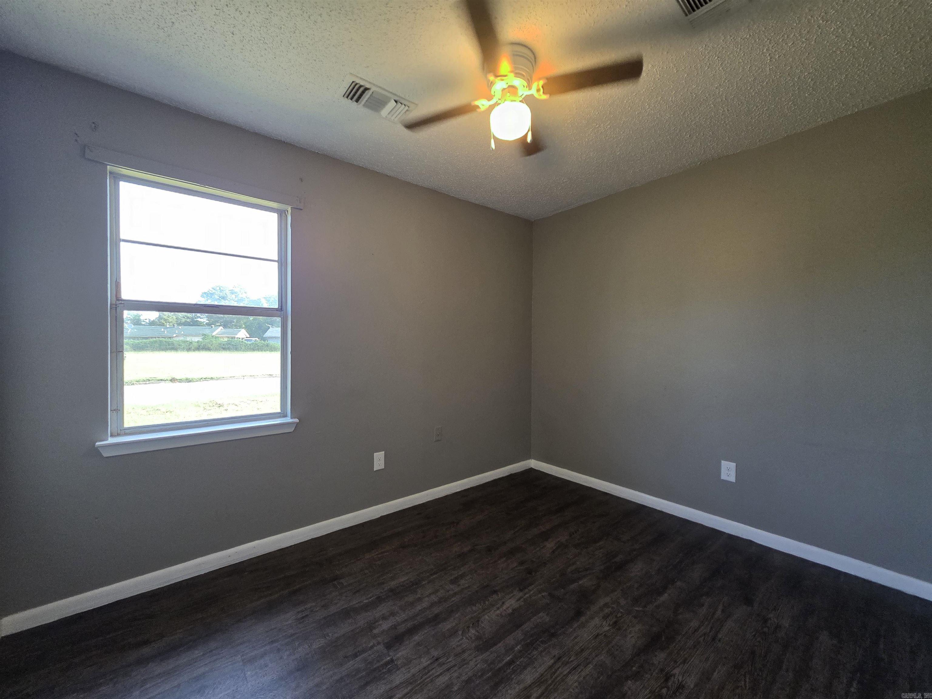 HALLMARK MANOR ADD - Residential