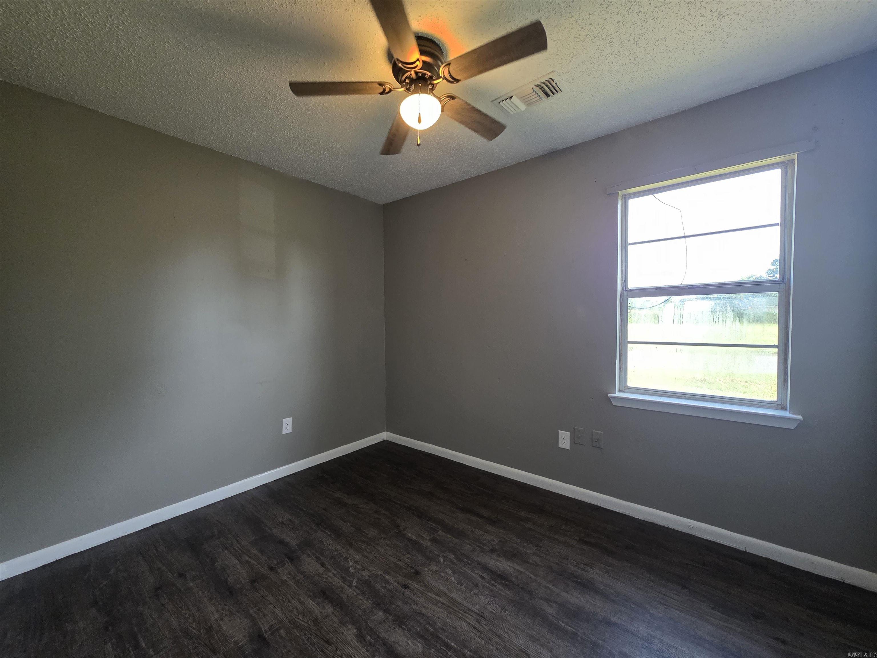 HALLMARK MANOR ADD - Residential