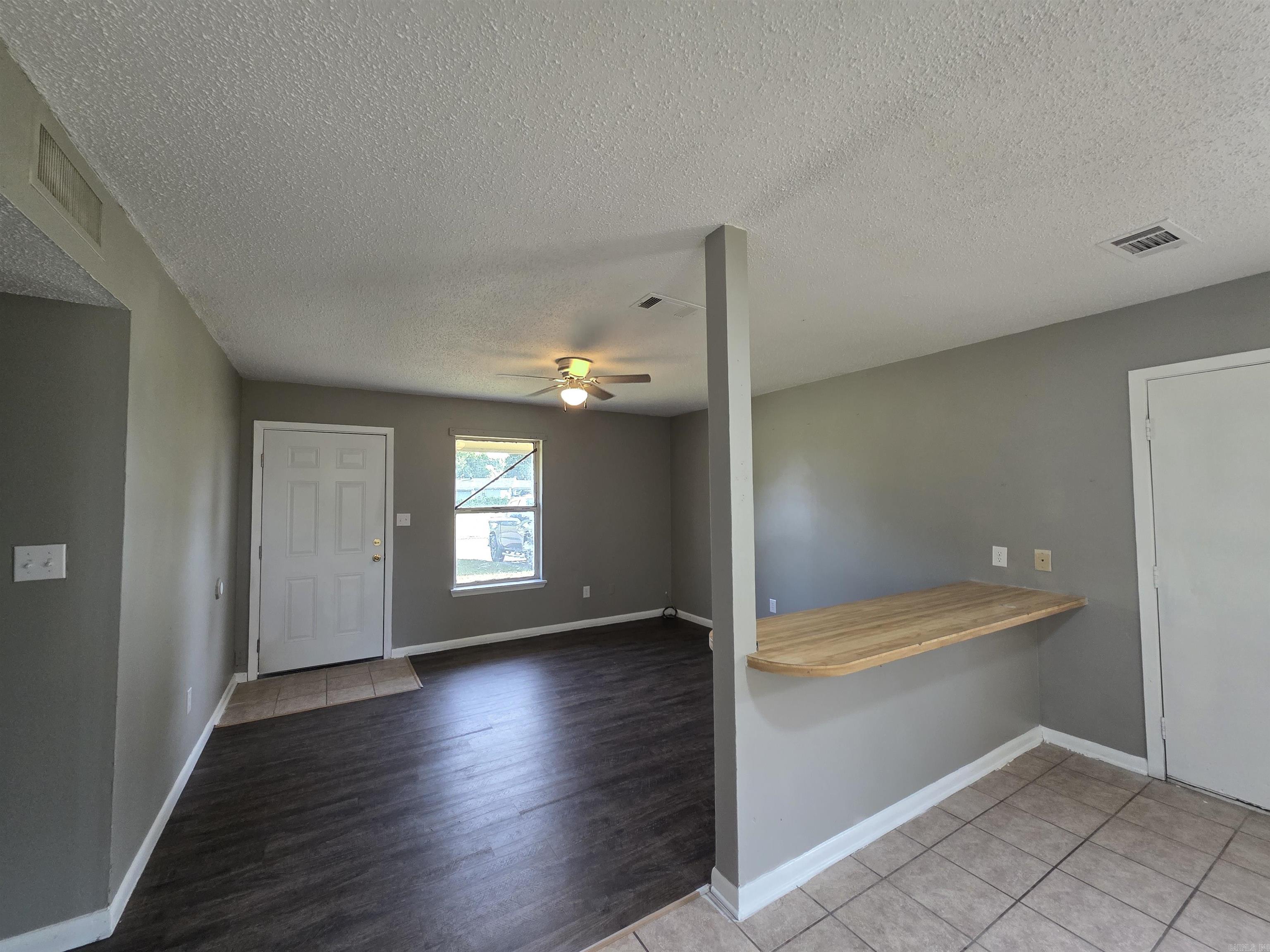 HALLMARK MANOR ADD - Residential