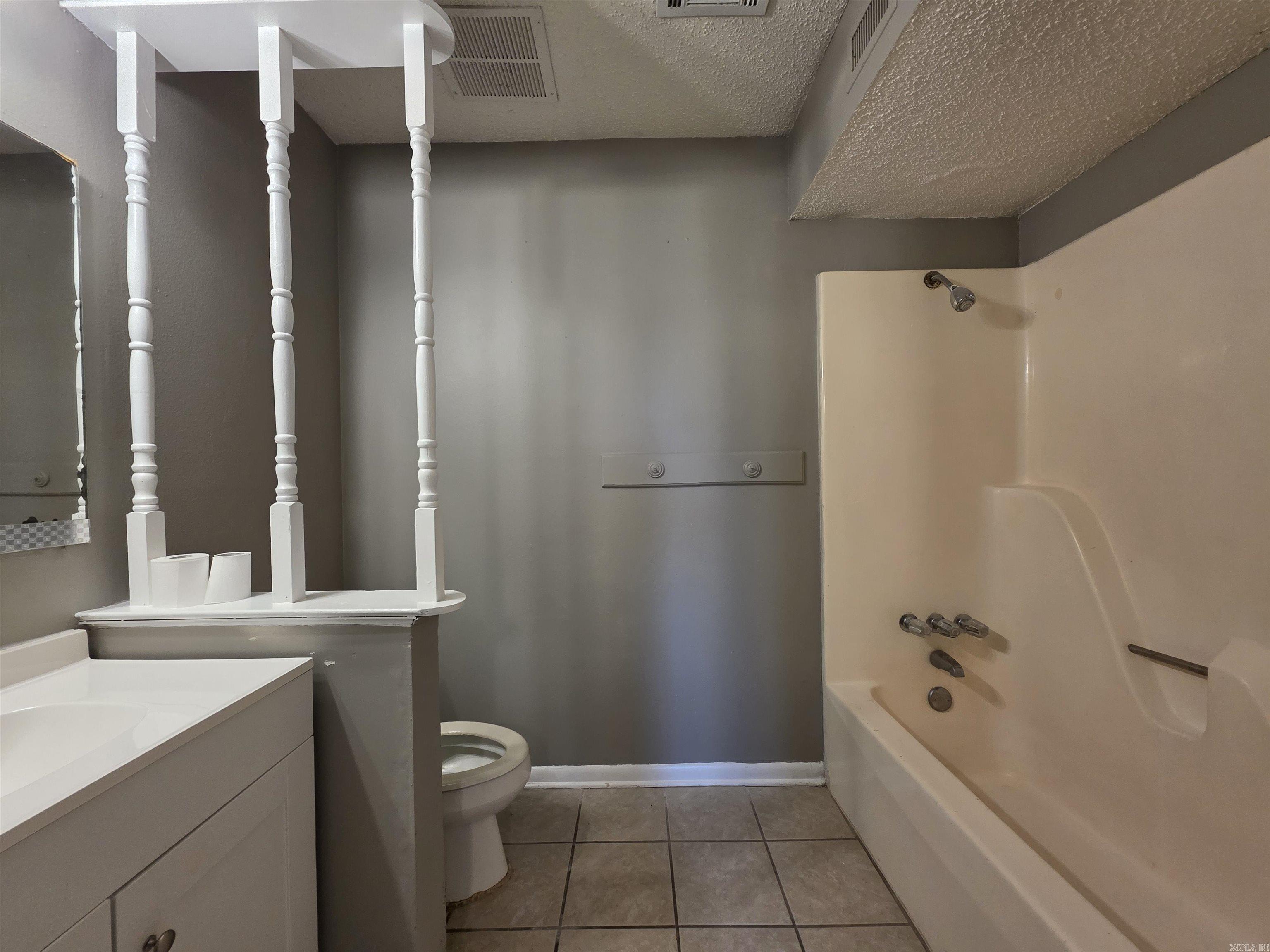 HALLMARK MANOR ADD - Residential