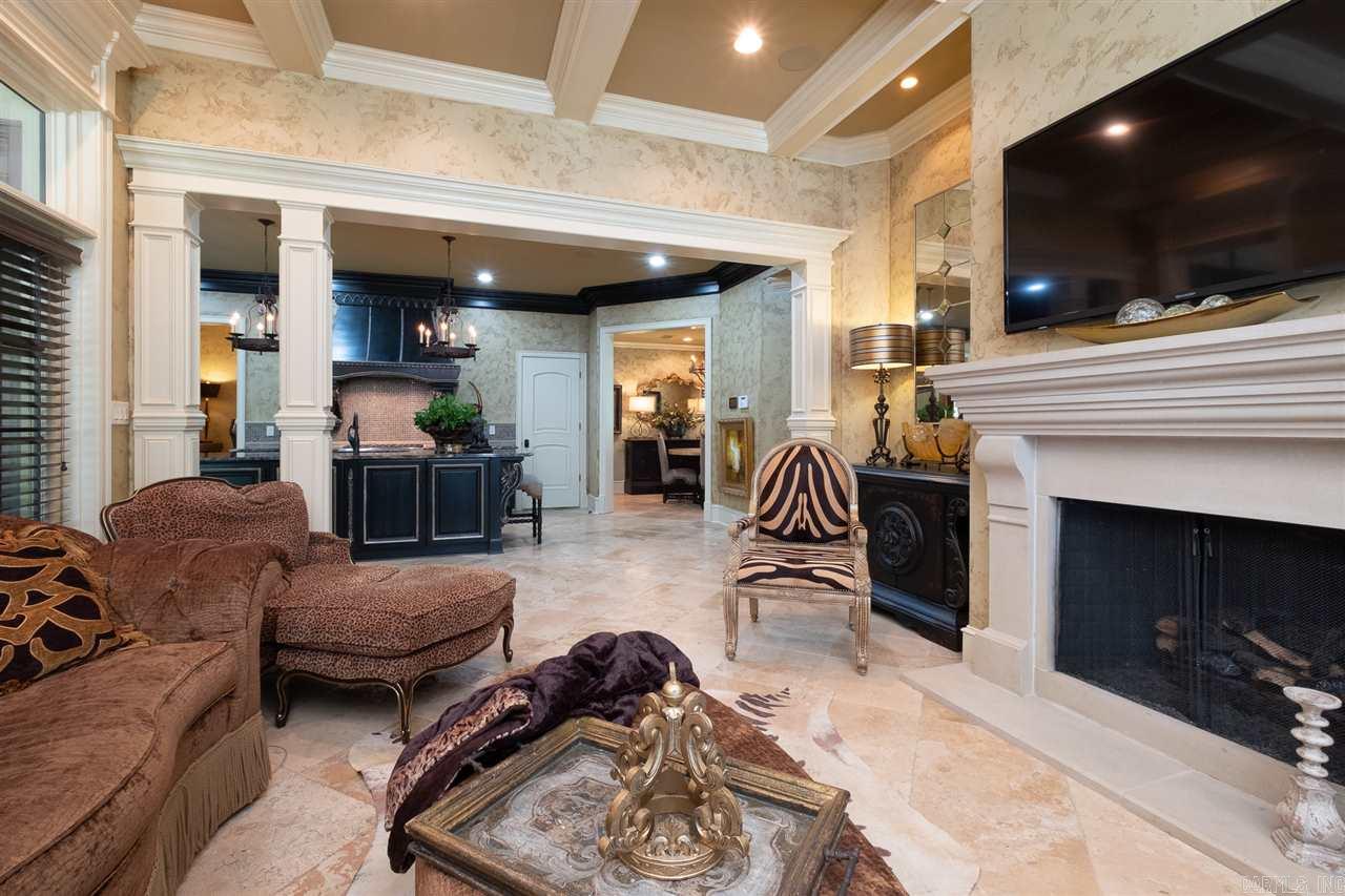 CHENAL DOWNS - Residential