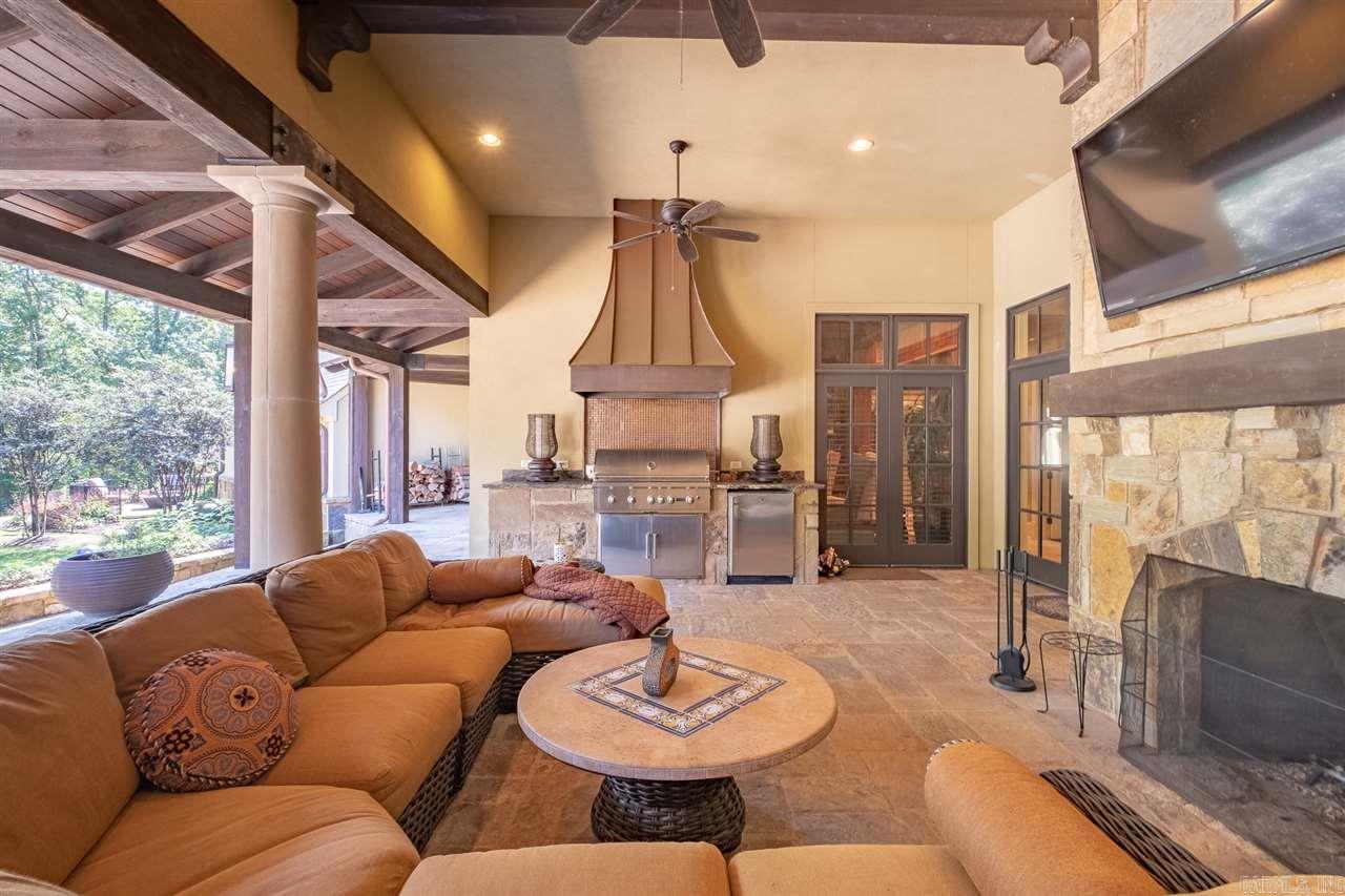 CHENAL DOWNS - Residential