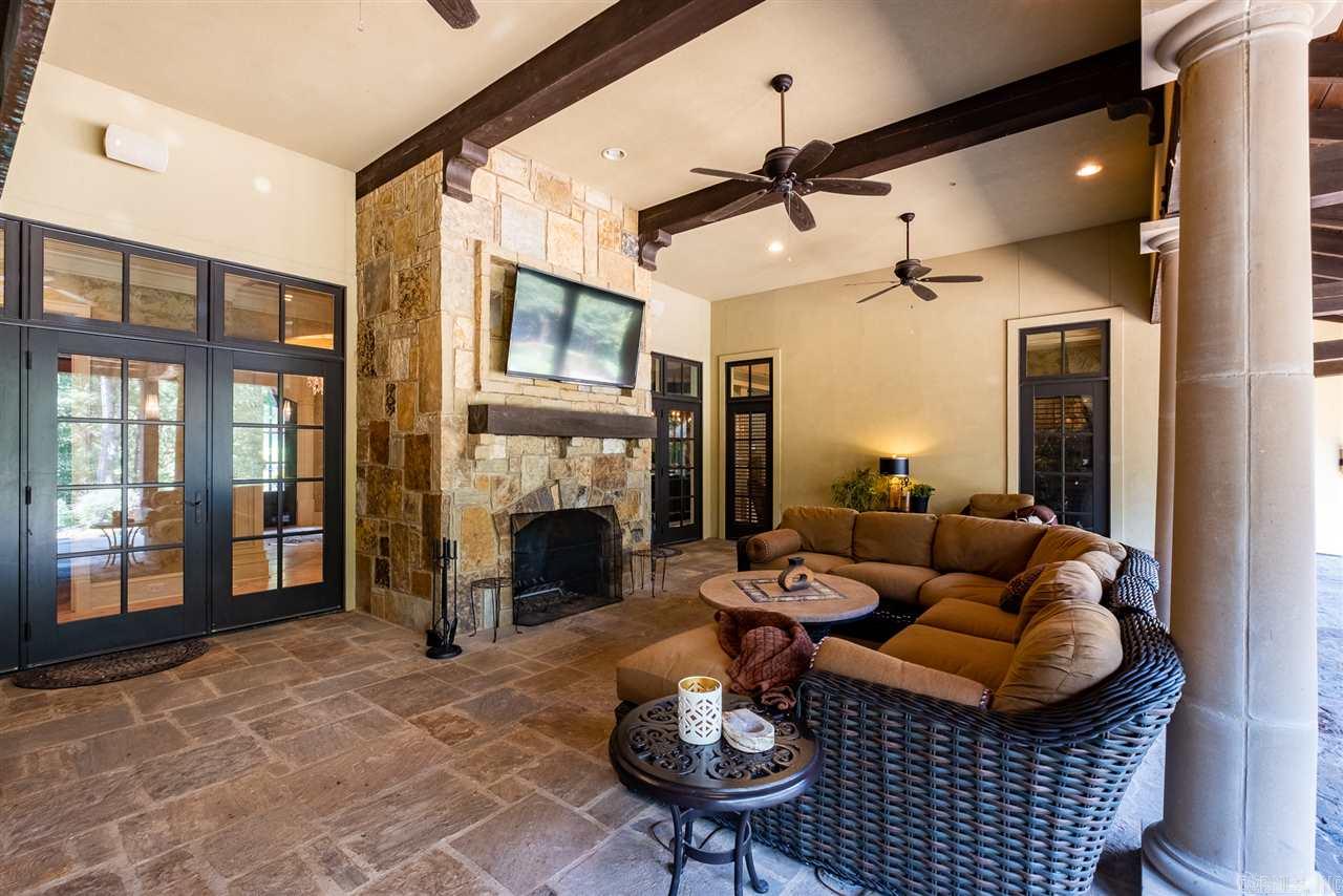 CHENAL DOWNS - Residential