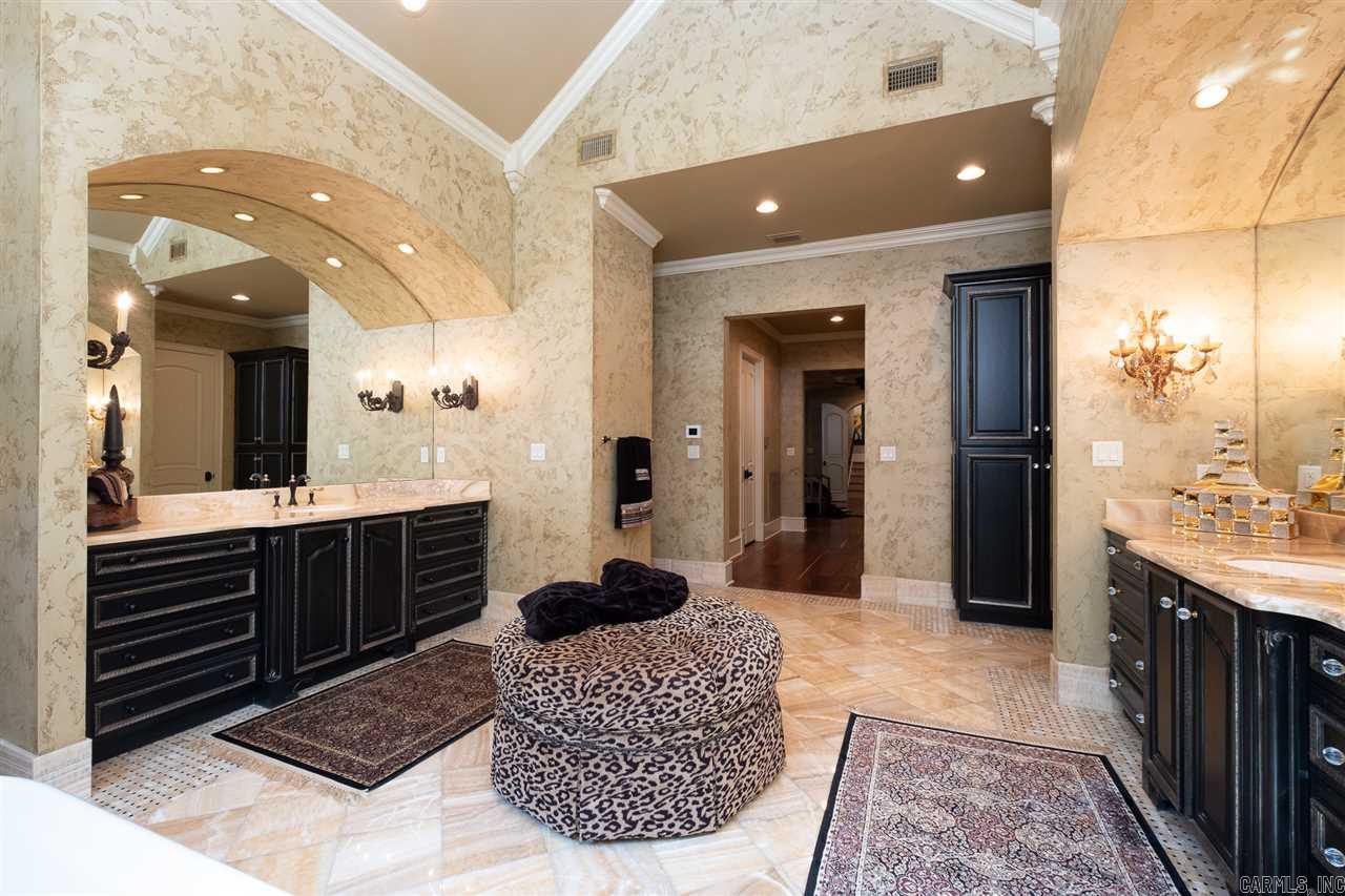 CHENAL DOWNS - Residential