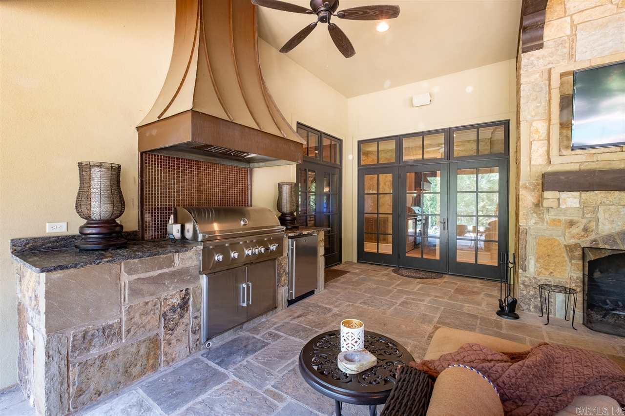 CHENAL DOWNS - Residential