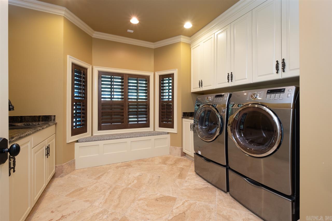 CHENAL DOWNS - Residential