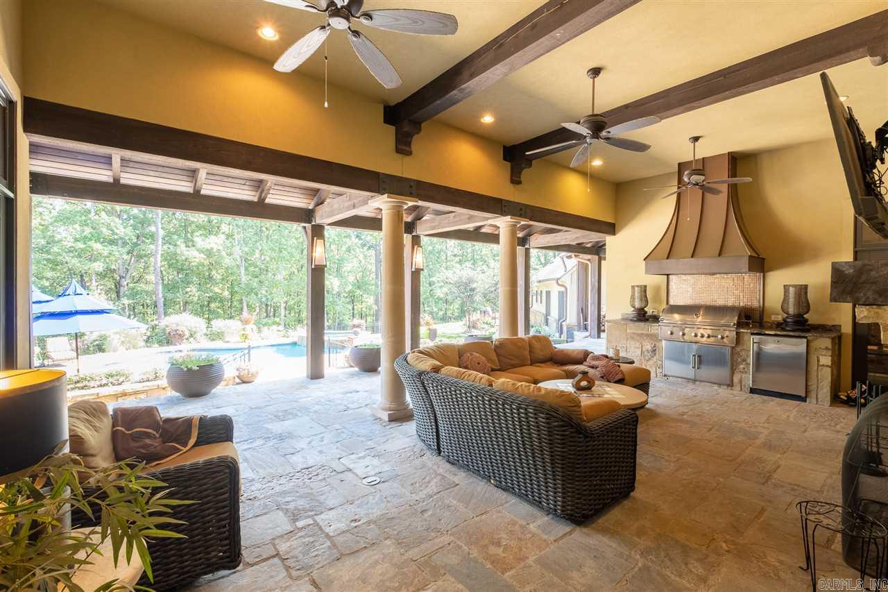 CHENAL DOWNS - Residential