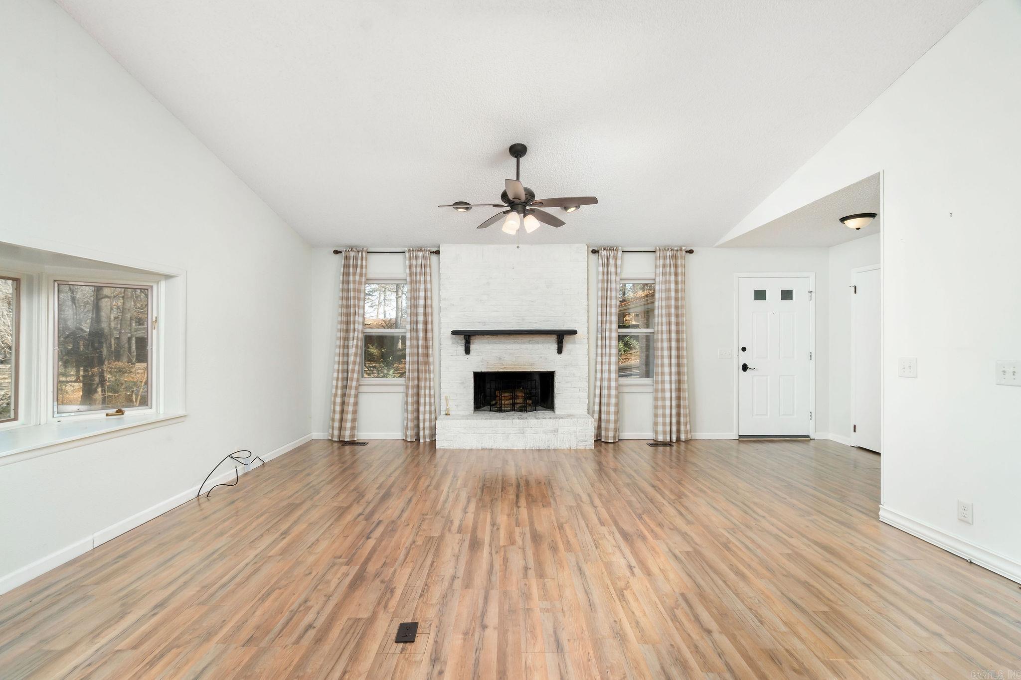 CASTILLO - Residential