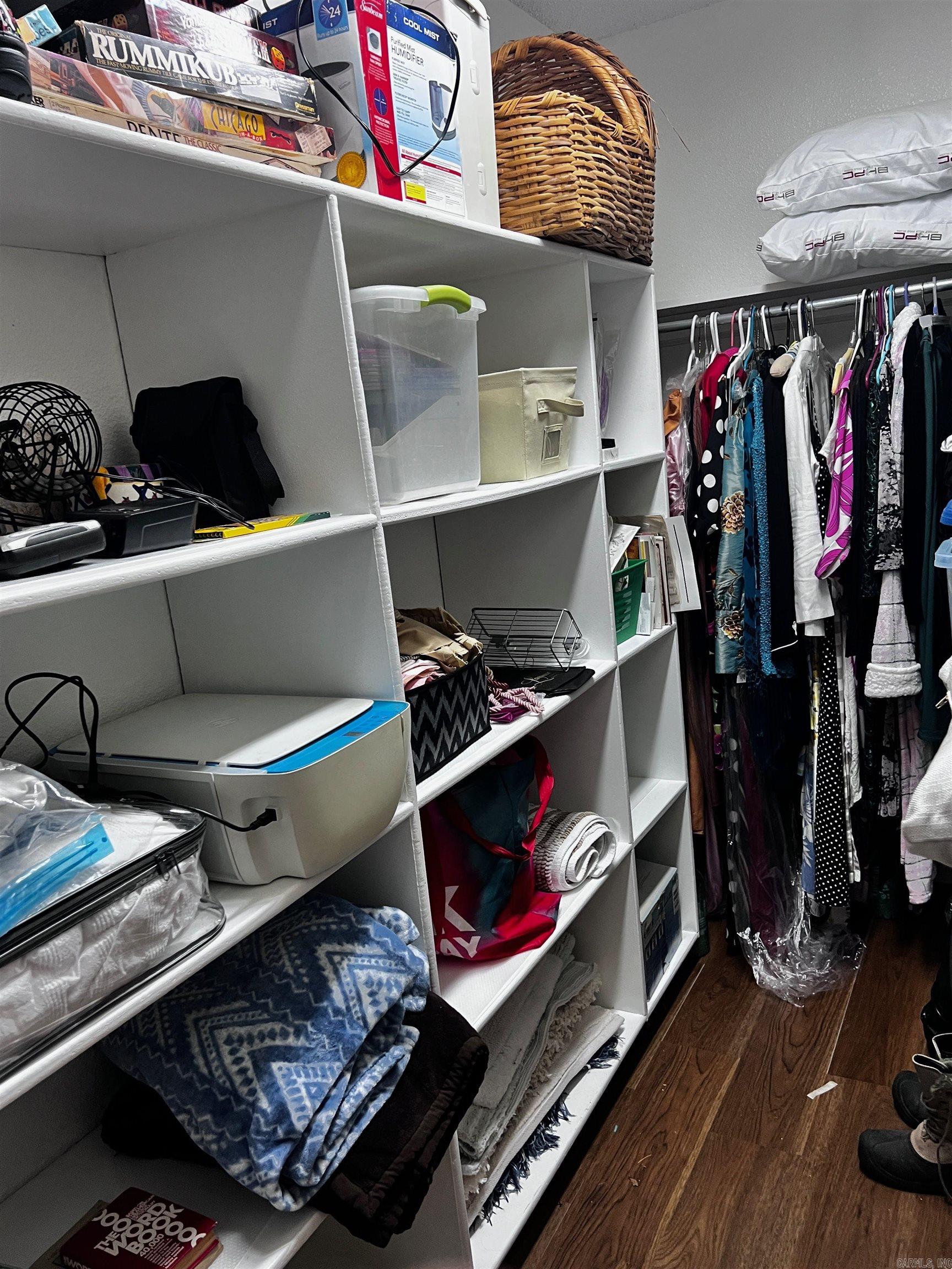 CASTILLO - Residential