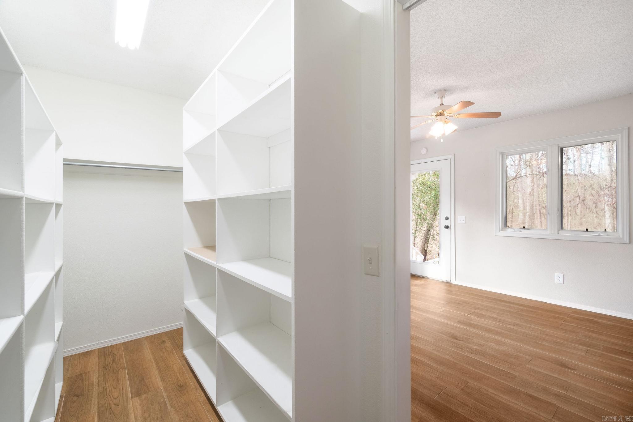 CASTILLO - Residential