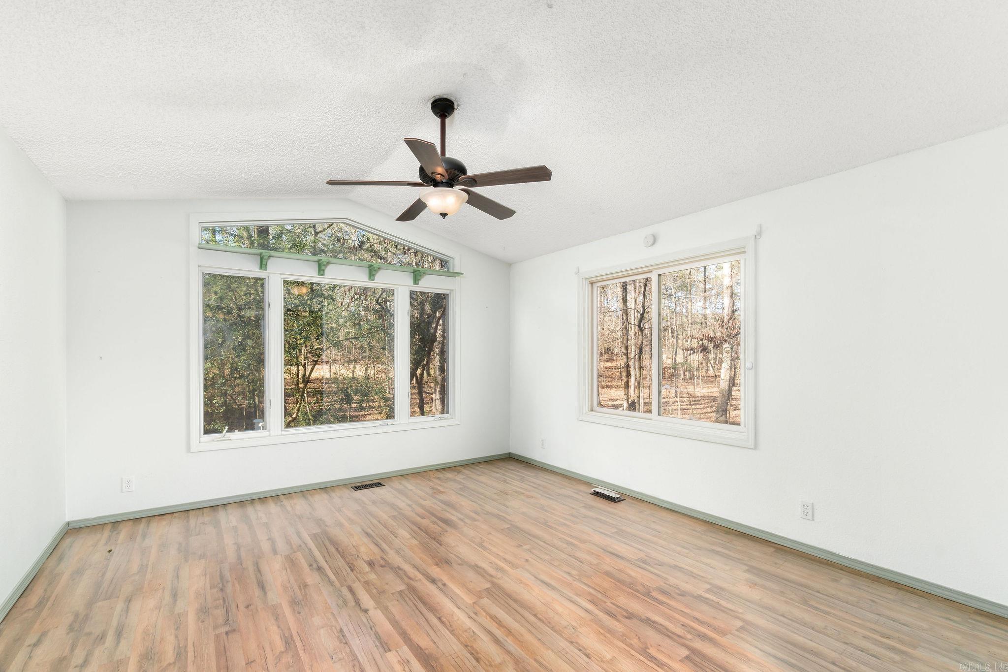 CASTILLO - Residential