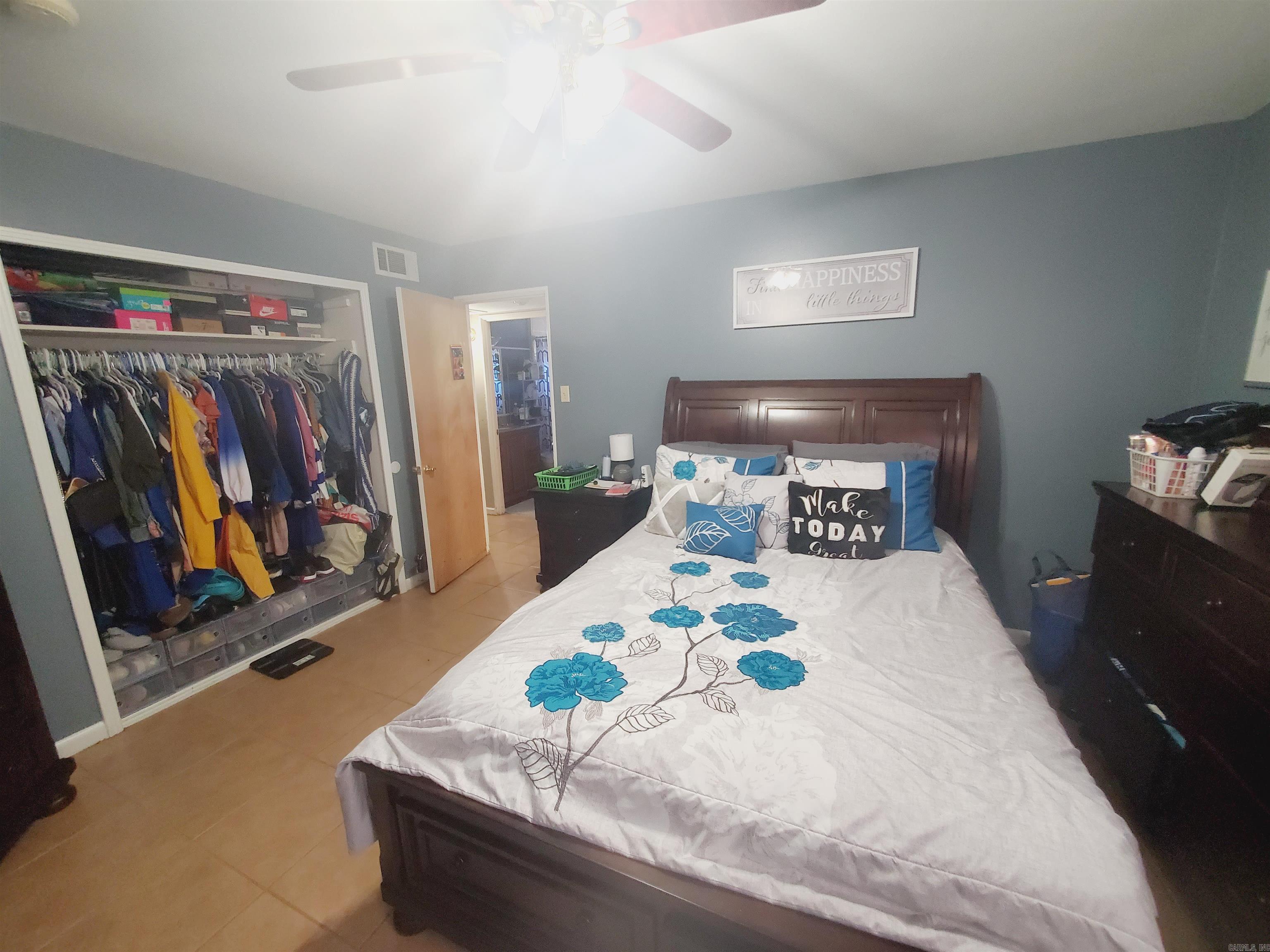 MEADOWCLIFF - Residential