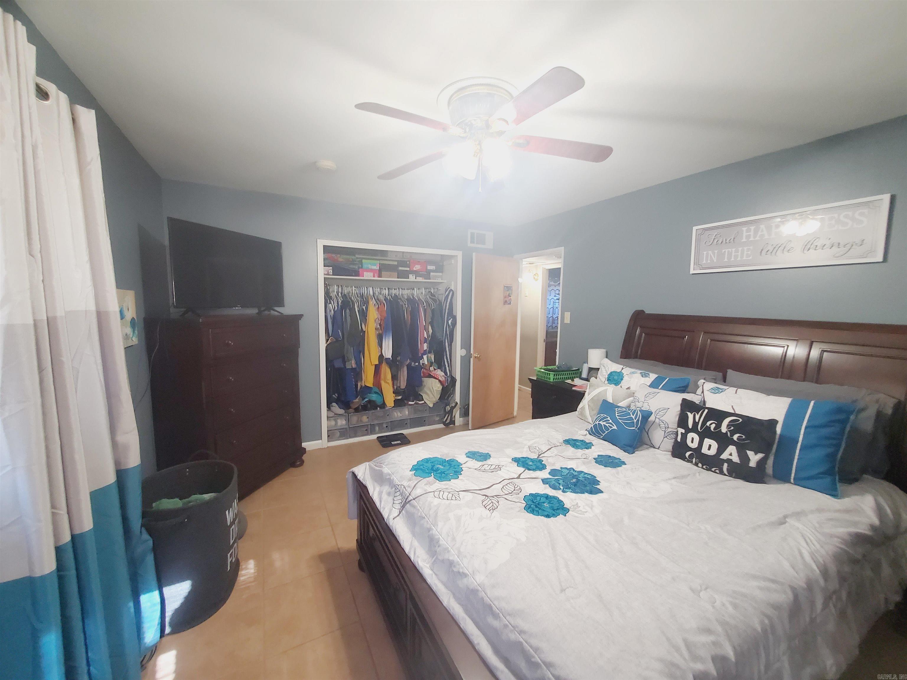 MEADOWCLIFF - Residential