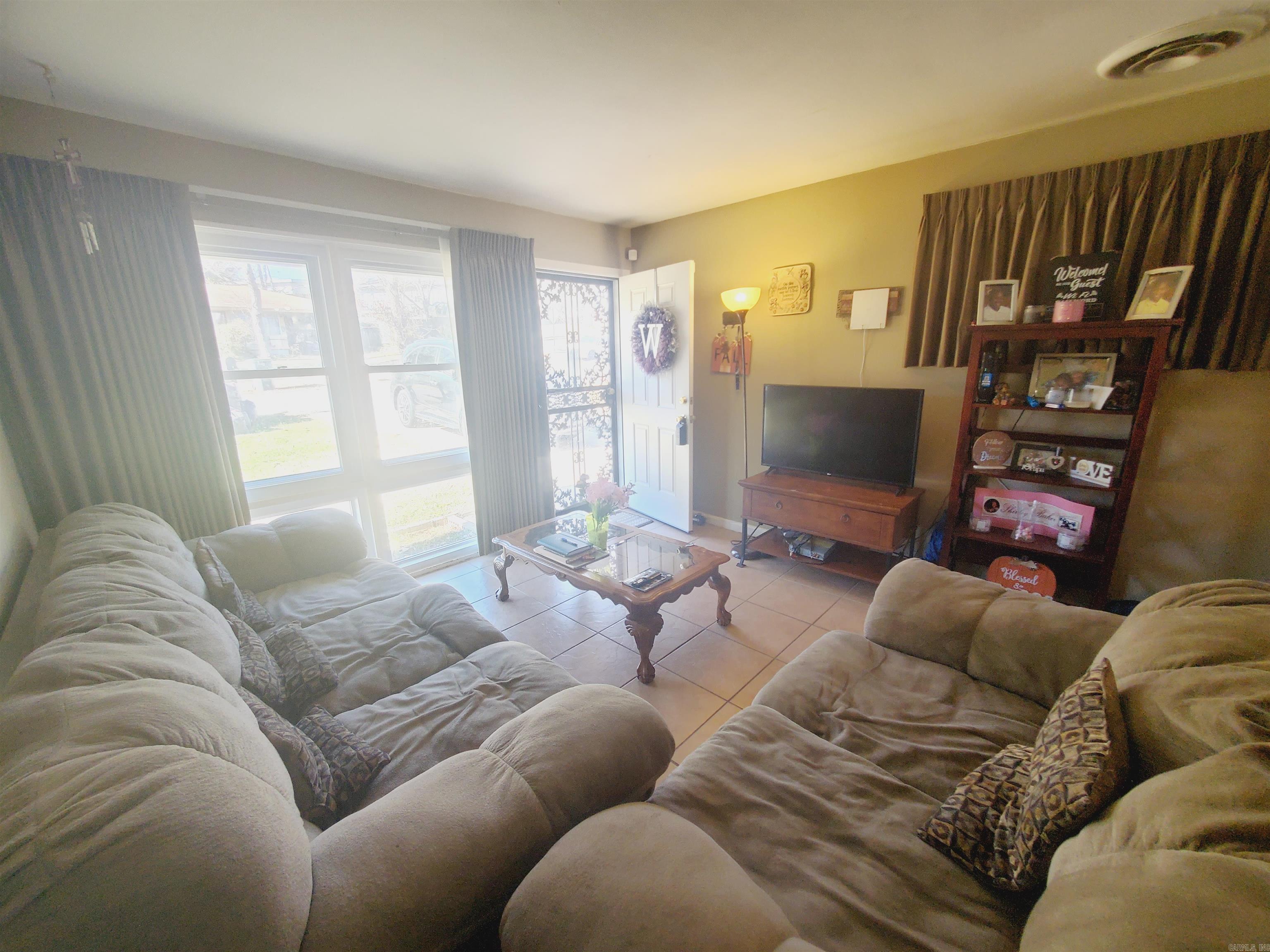 MEADOWCLIFF - Residential