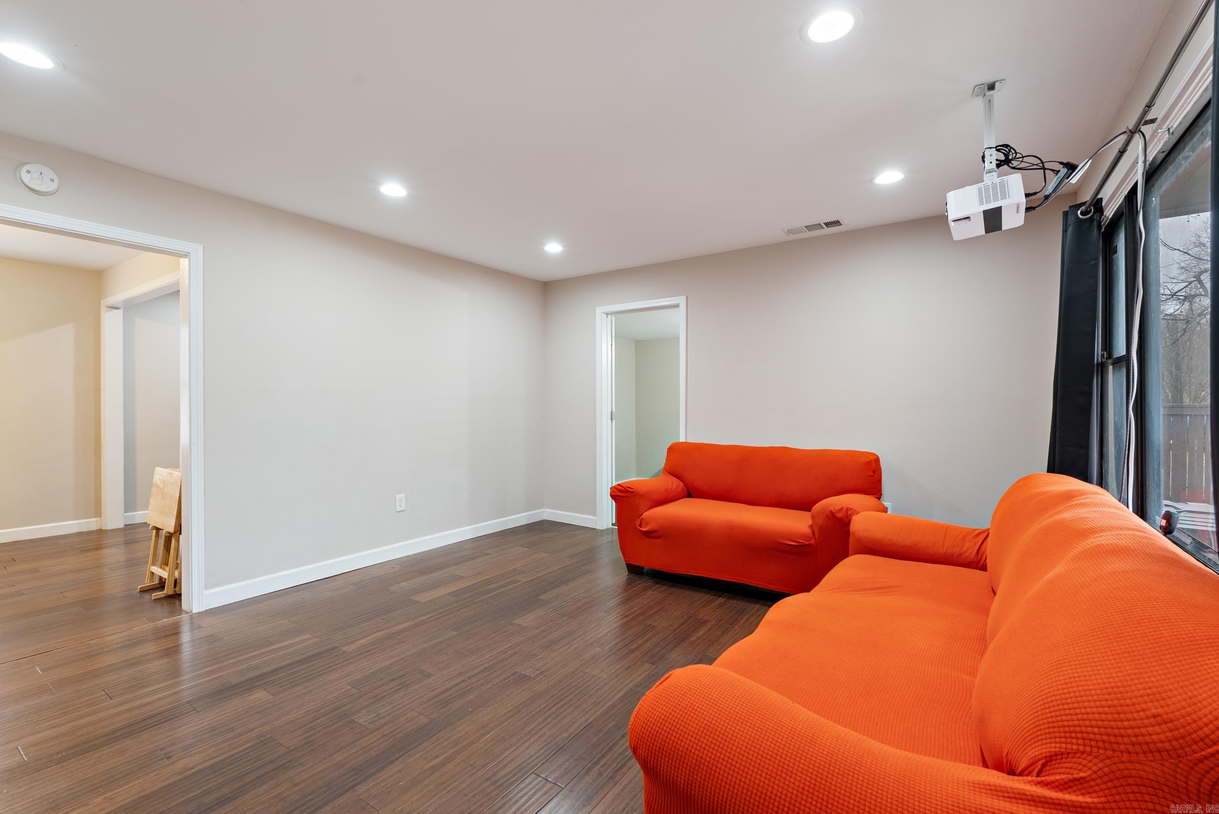 BARROW JOHN - Residential