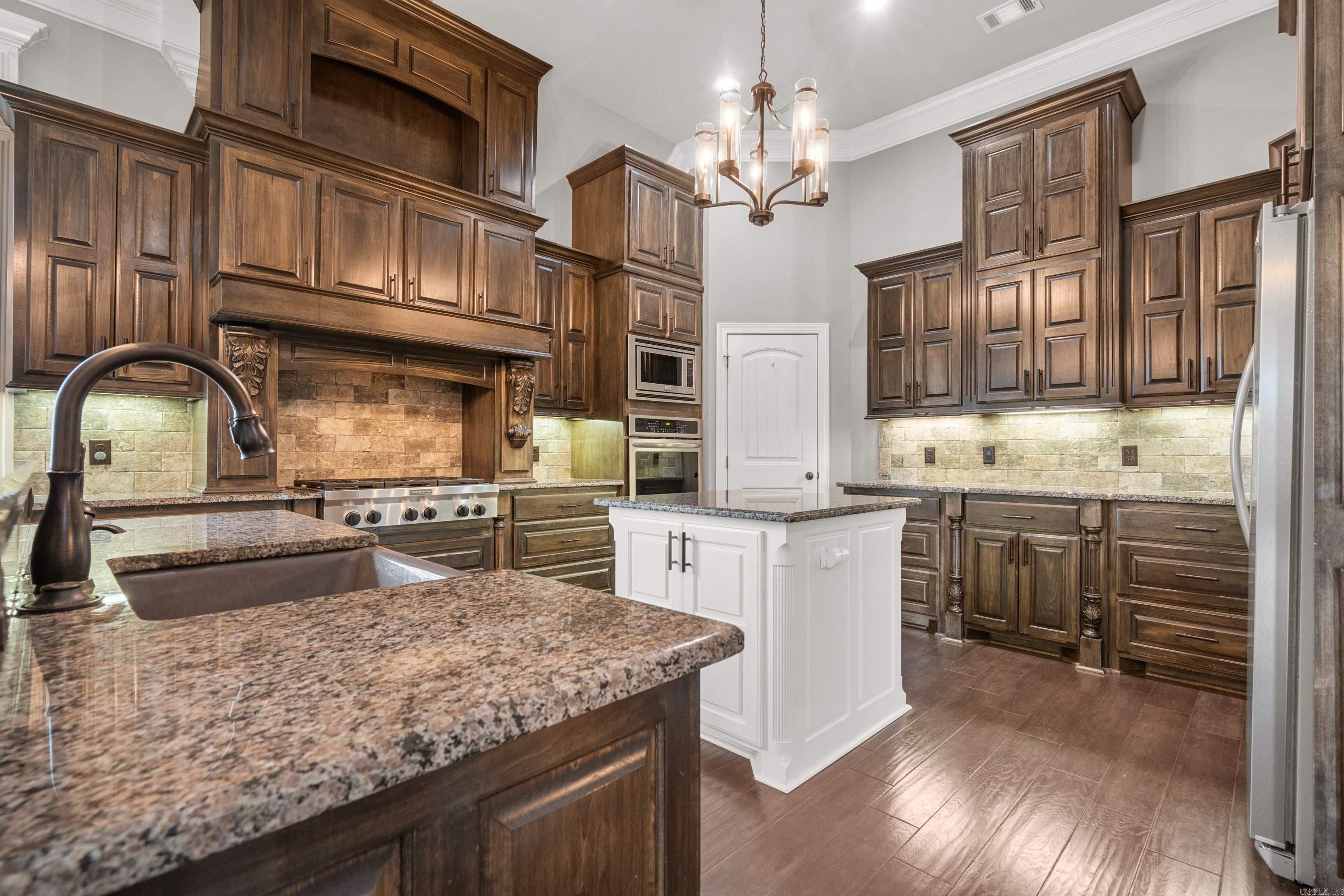 ARLINGTON PARK - Residential