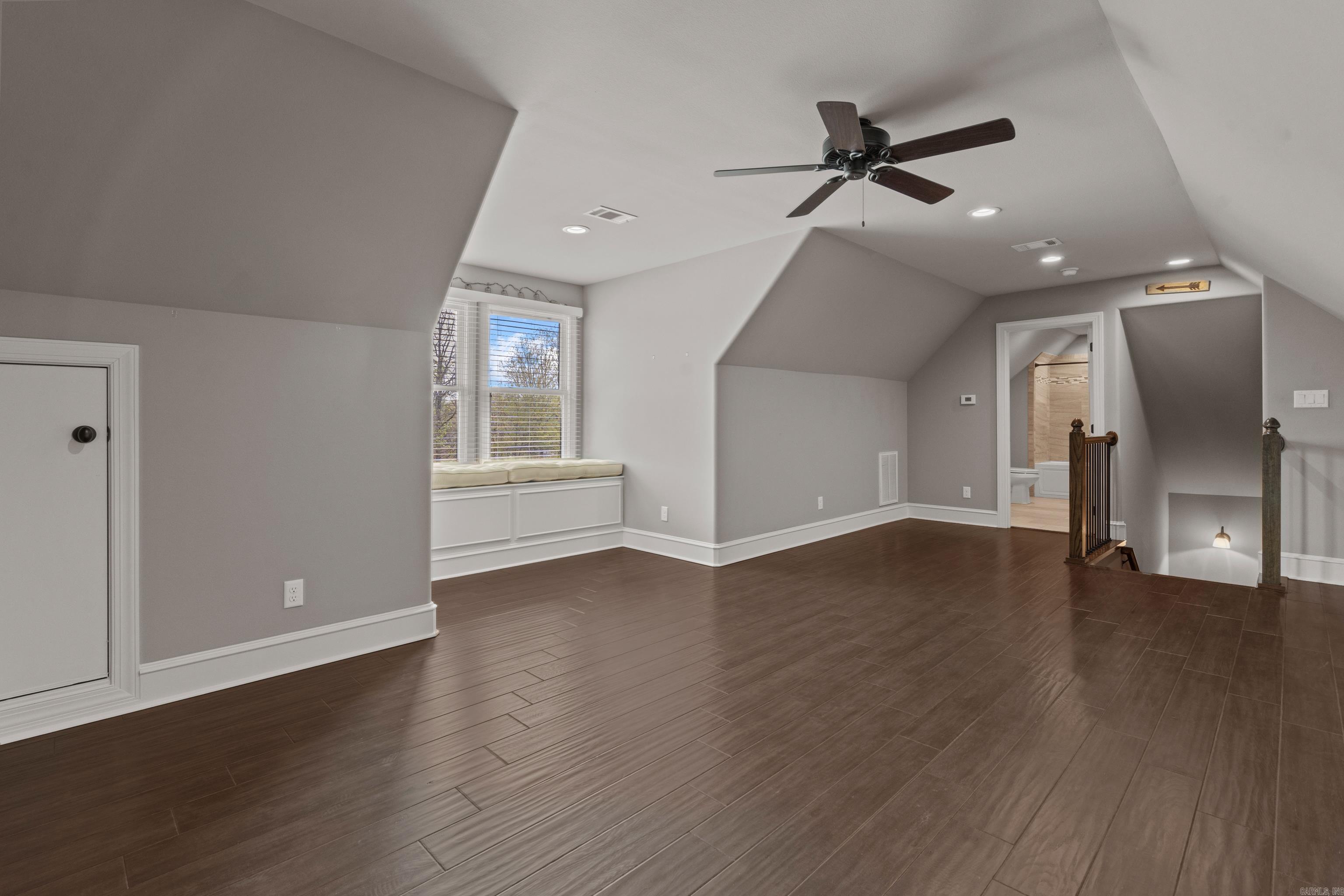 ARLINGTON PARK - Residential