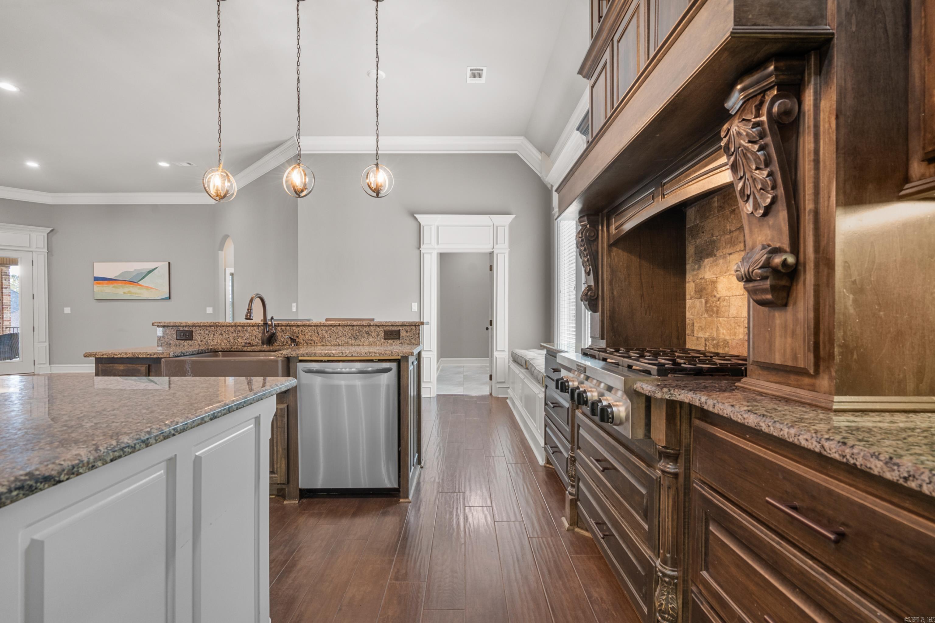 ARLINGTON PARK - Residential