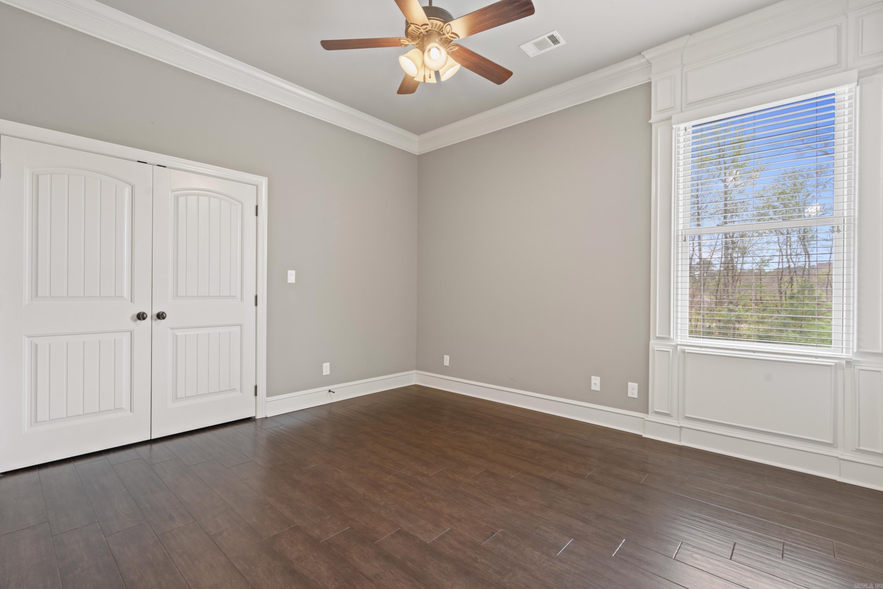 ARLINGTON PARK - Residential